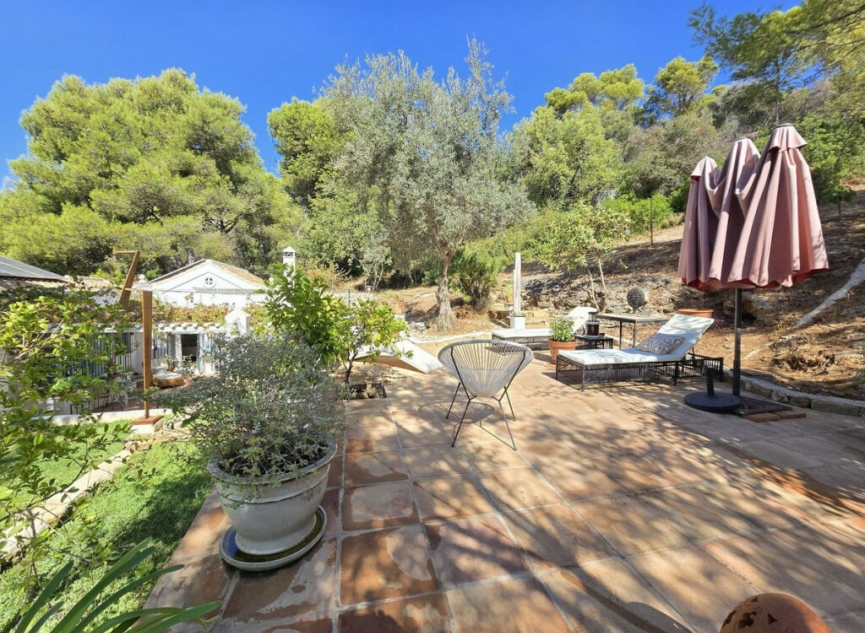 Resale - House -
Marbella