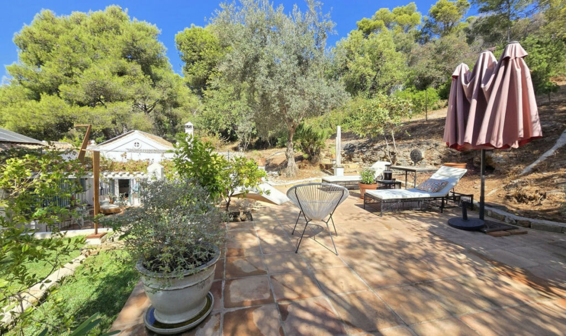 Resale - House -
Marbella