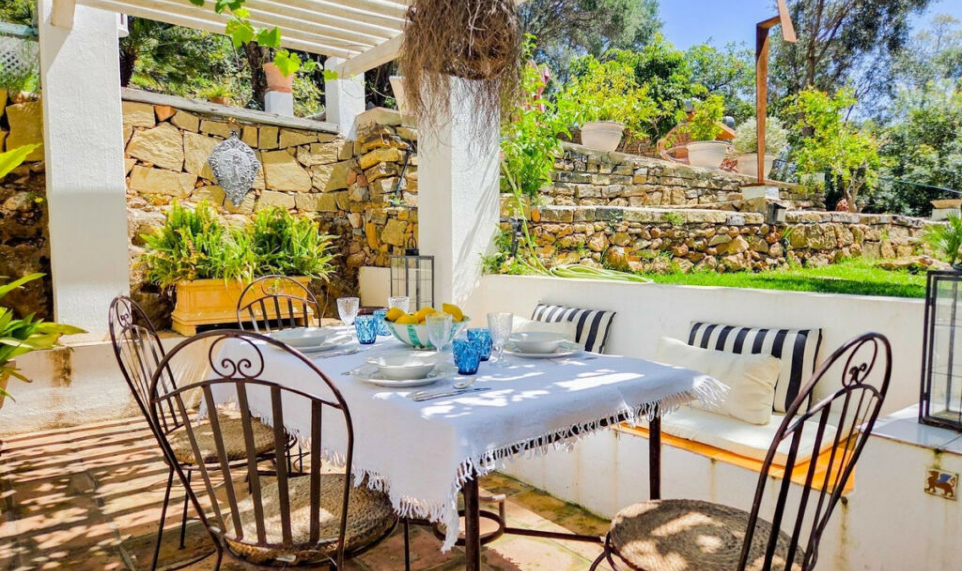 Resale - House -
Marbella