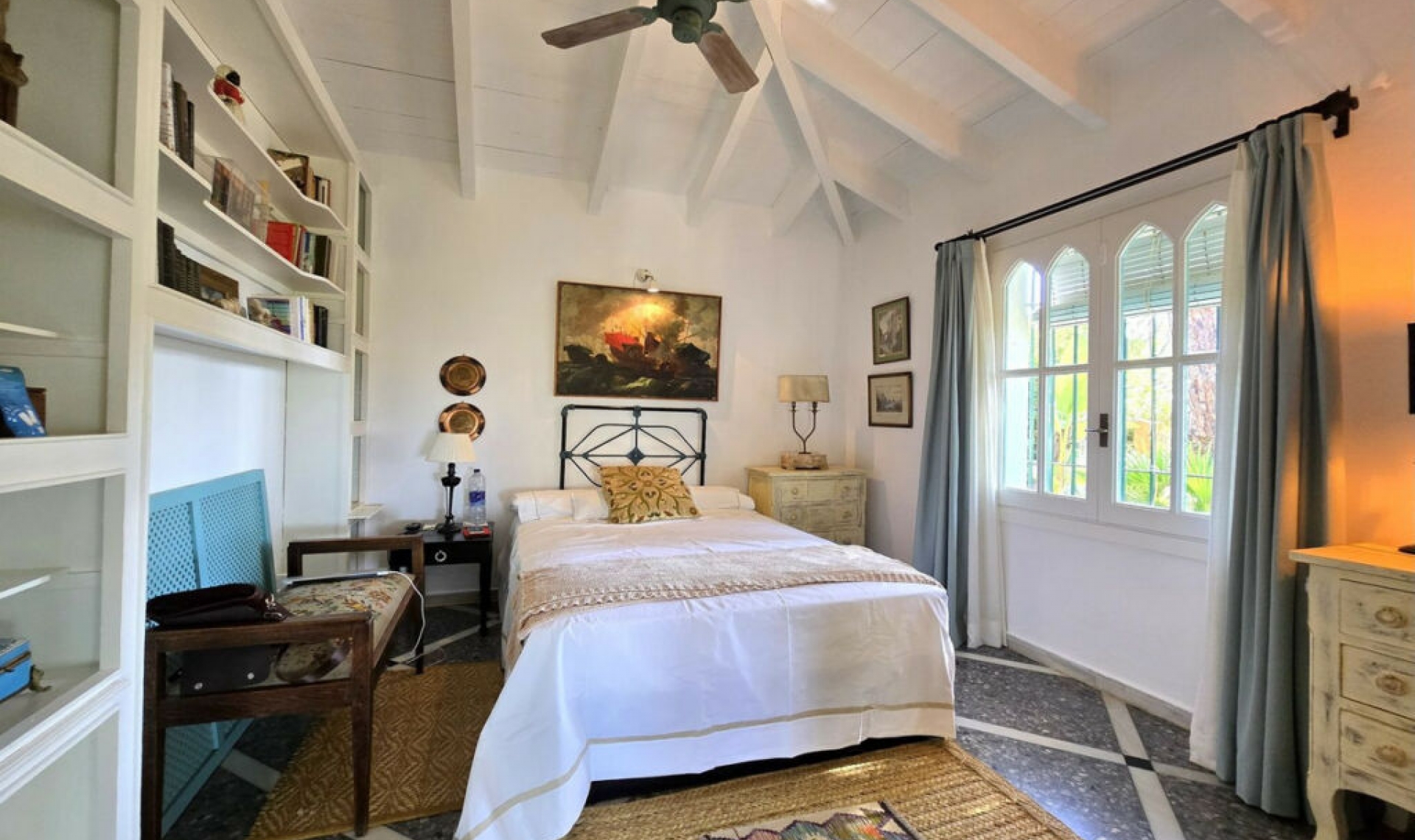 Resale - House -
Marbella