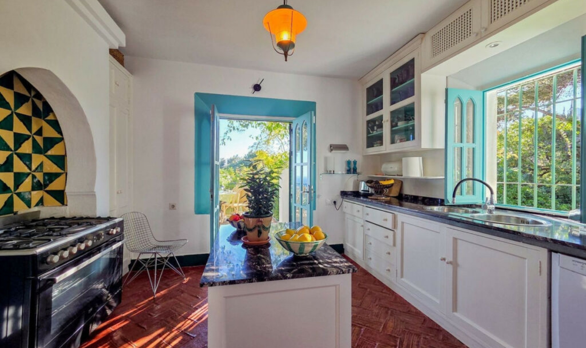 Resale - House -
Marbella