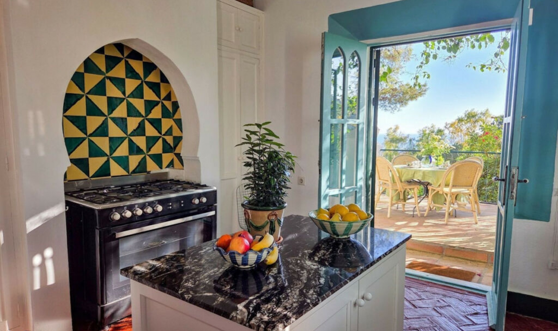 Resale - House -
Marbella