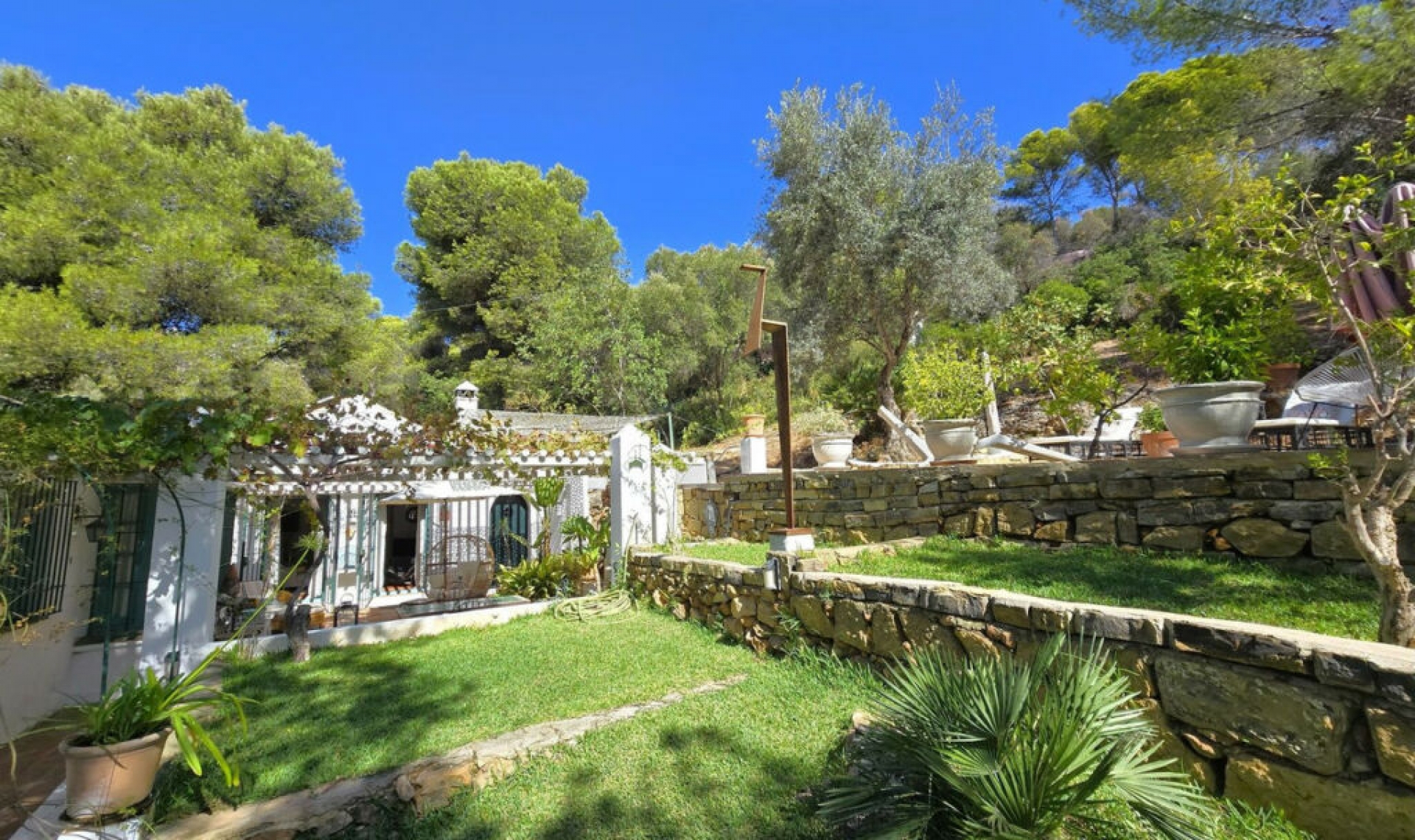Resale - House -
Marbella