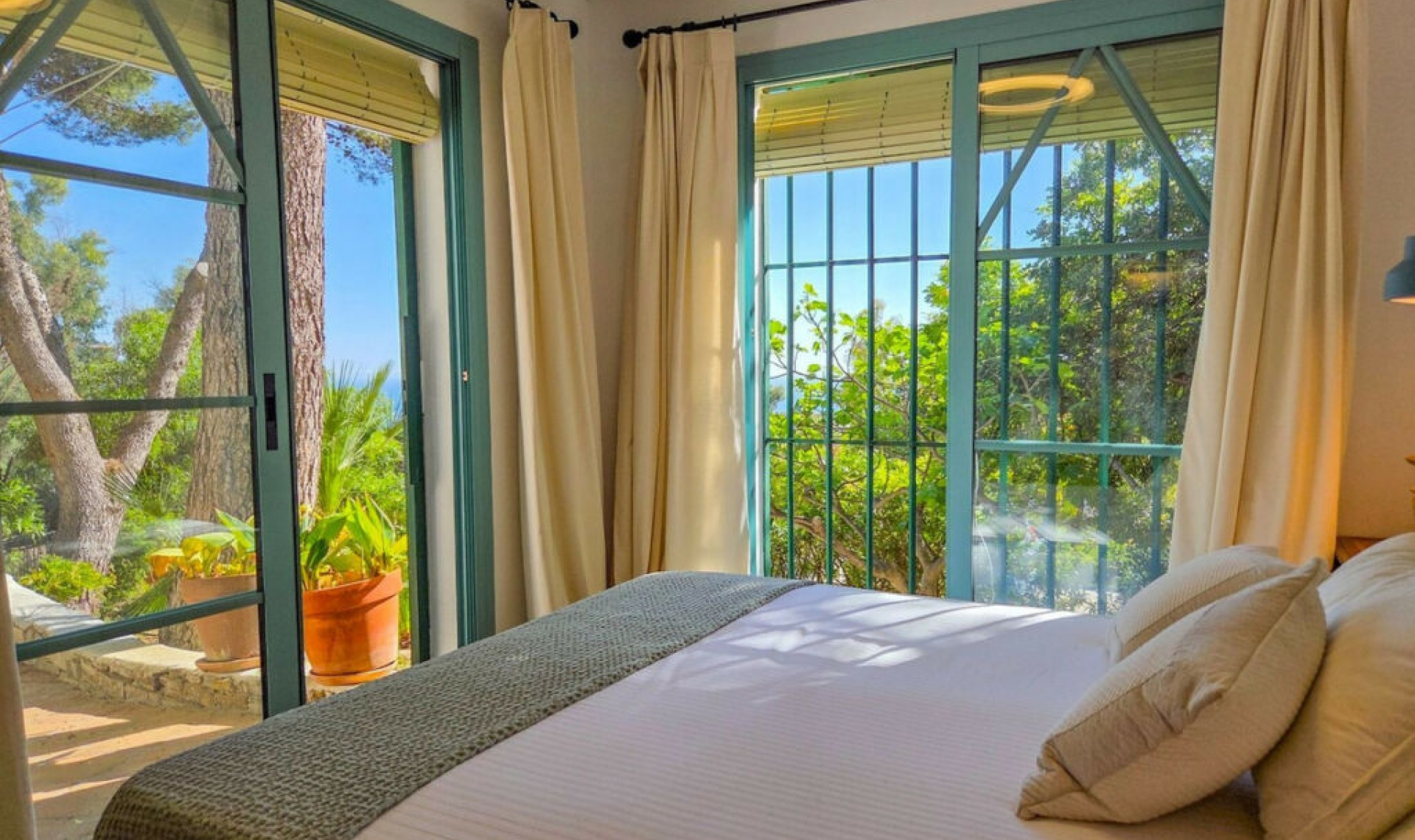 Resale - House -
Marbella