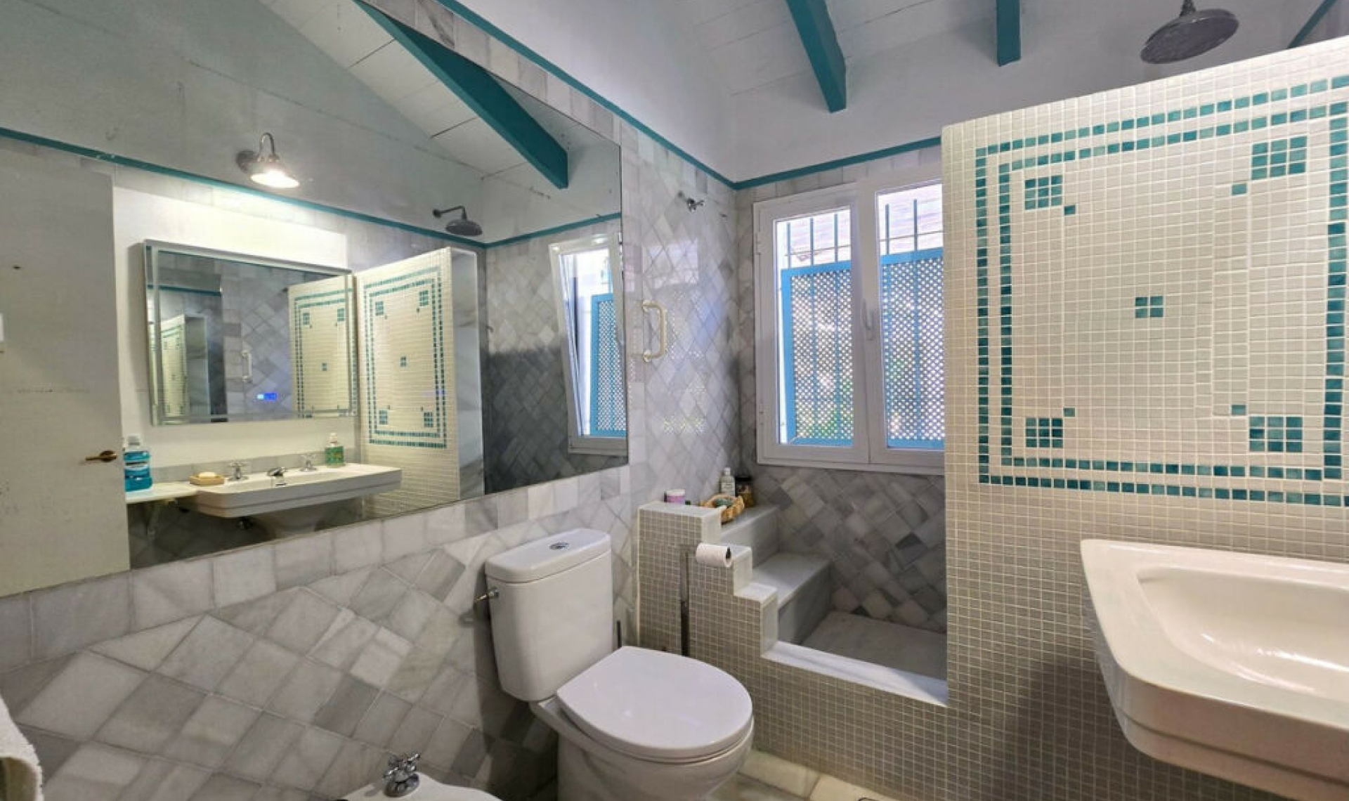 Resale - House -
Marbella