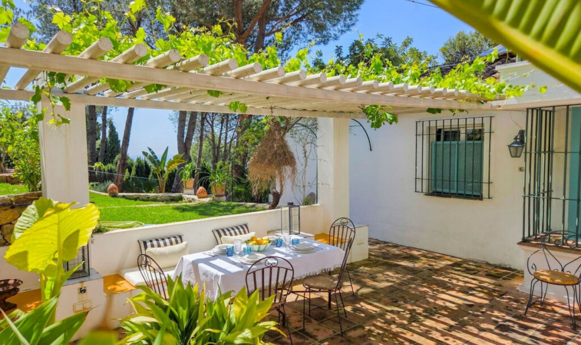 Resale - House -
Marbella