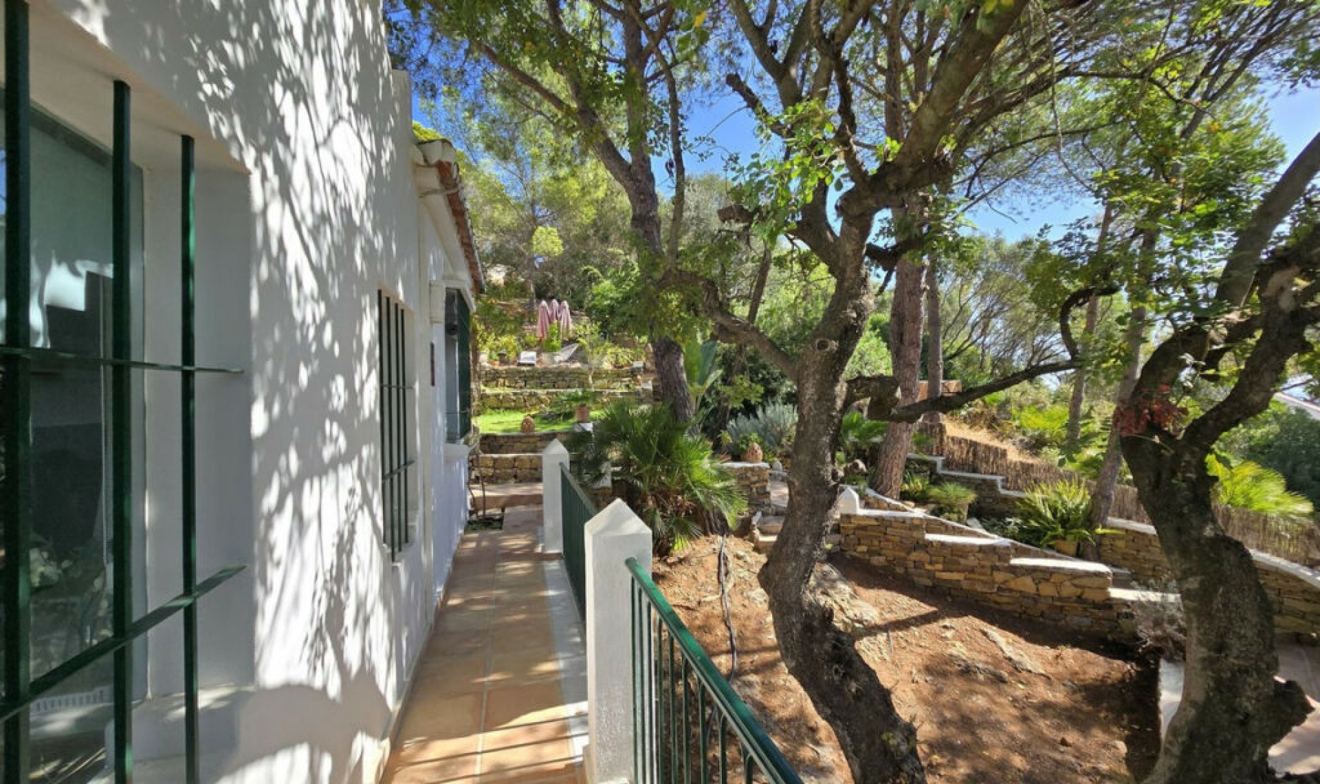Resale - House -
Marbella
