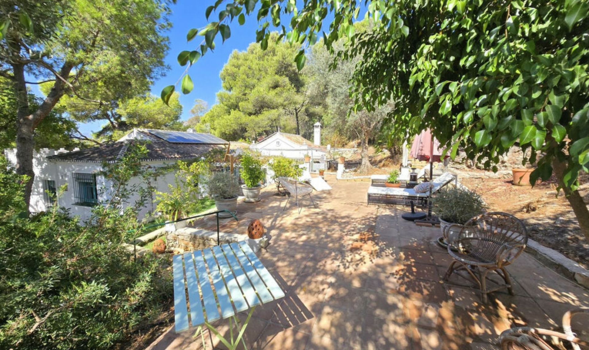 Resale - House -
Marbella