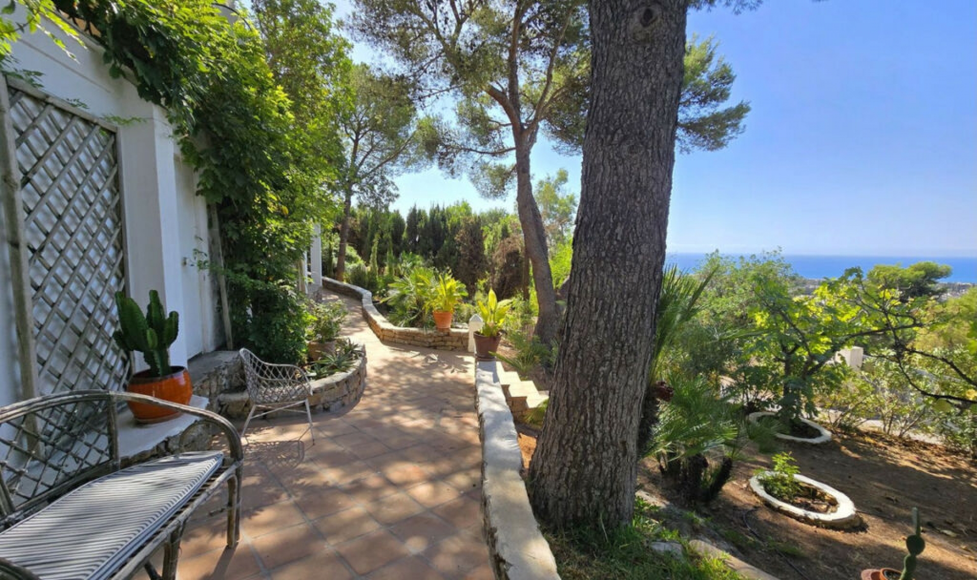 Resale - House -
Marbella