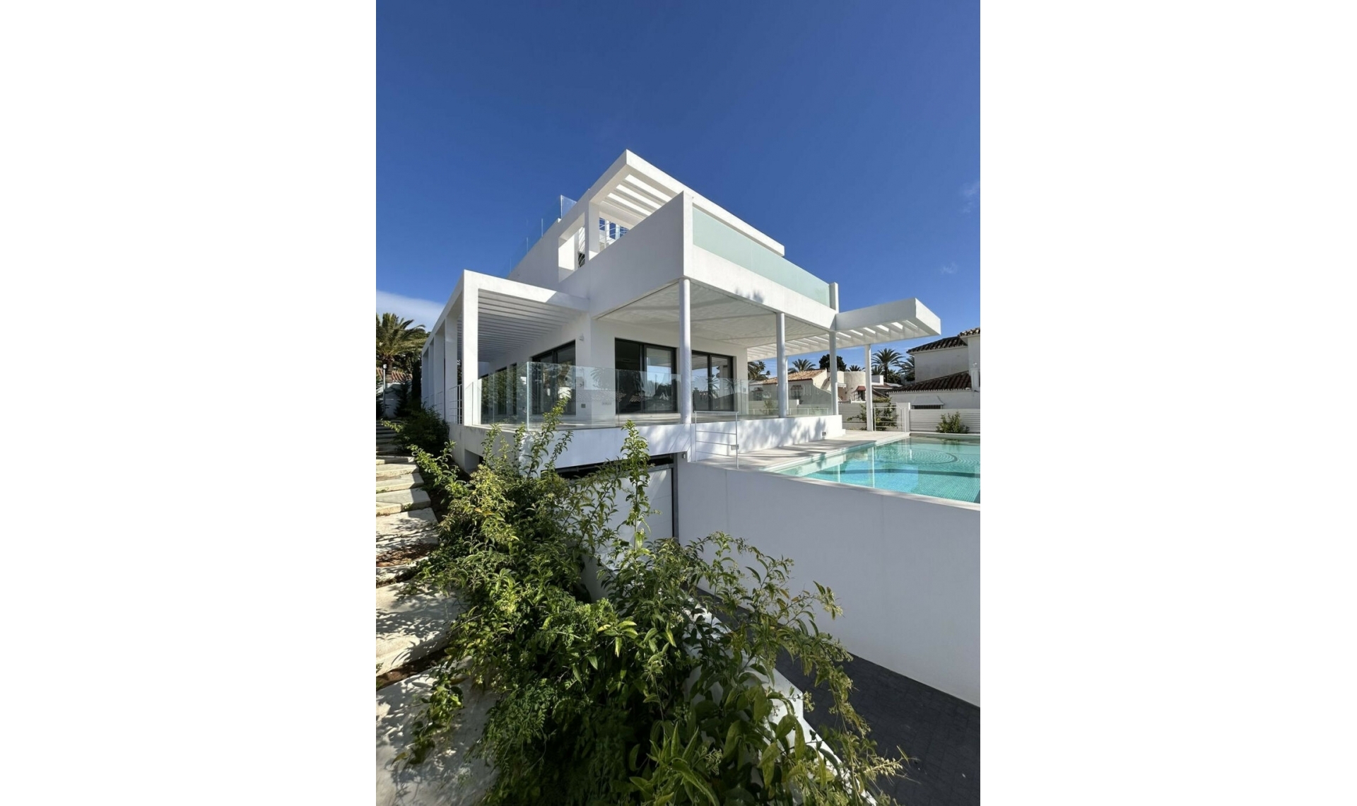 Resale - House -
Marbesa