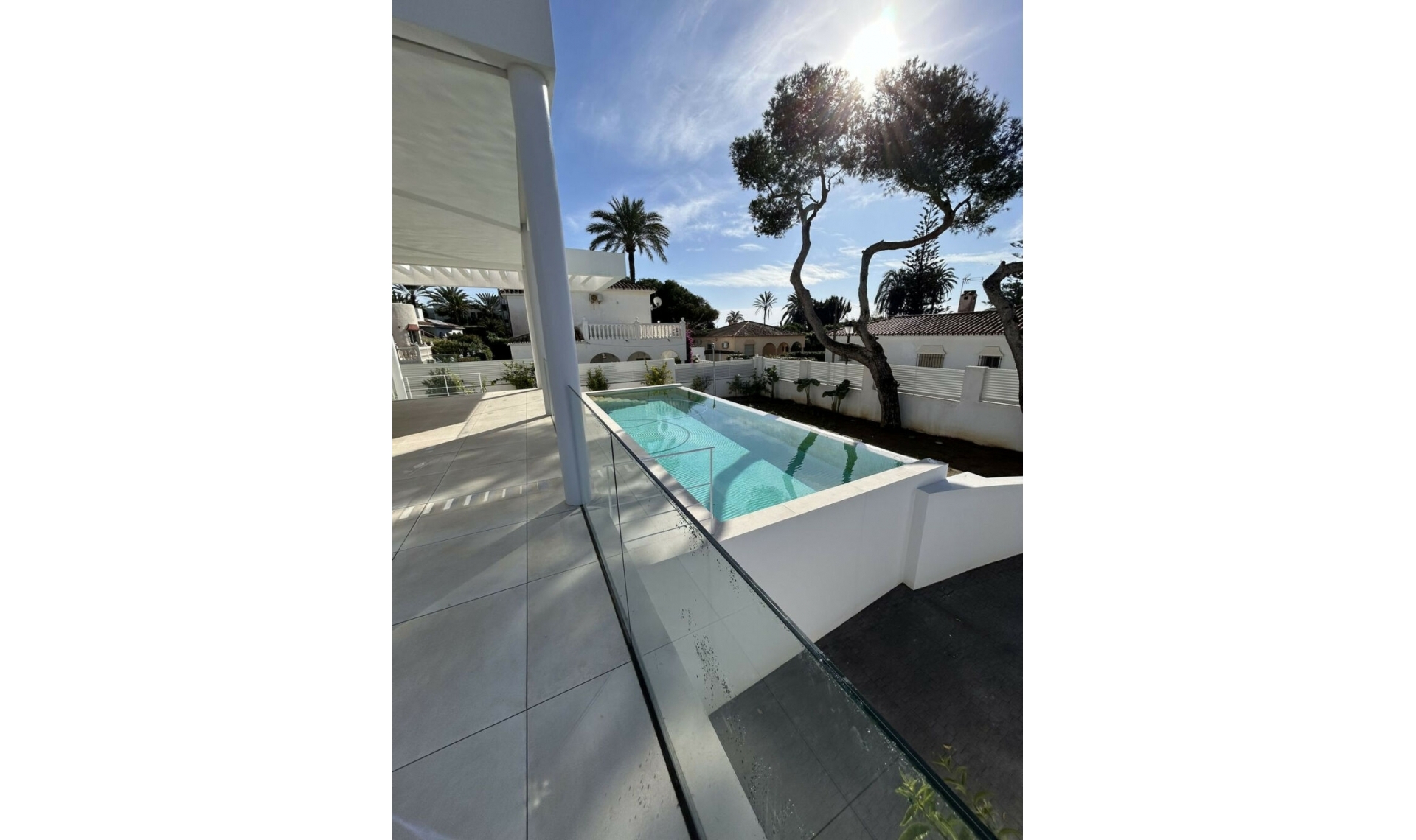 Resale - House -
Marbesa