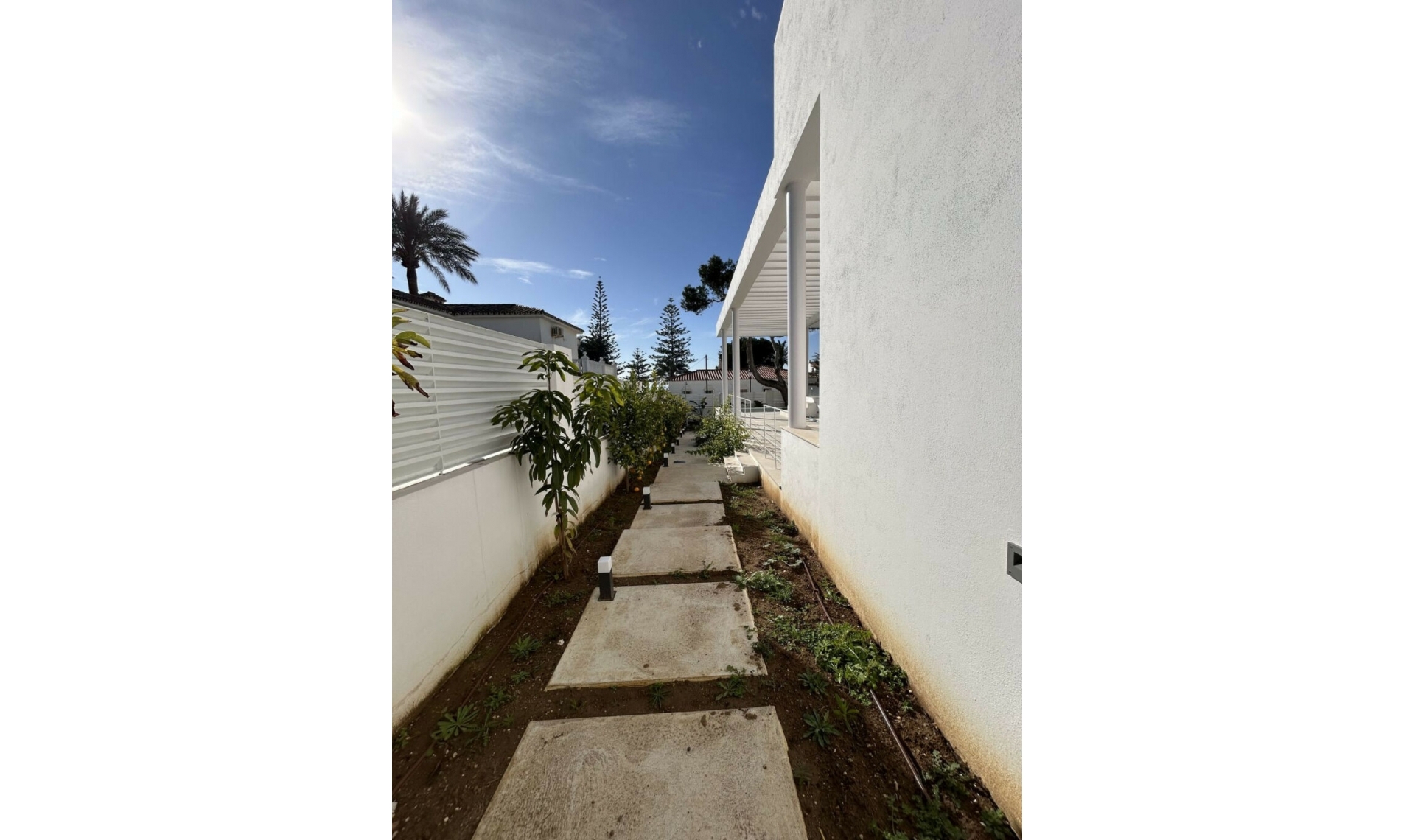 Resale - House -
Marbesa