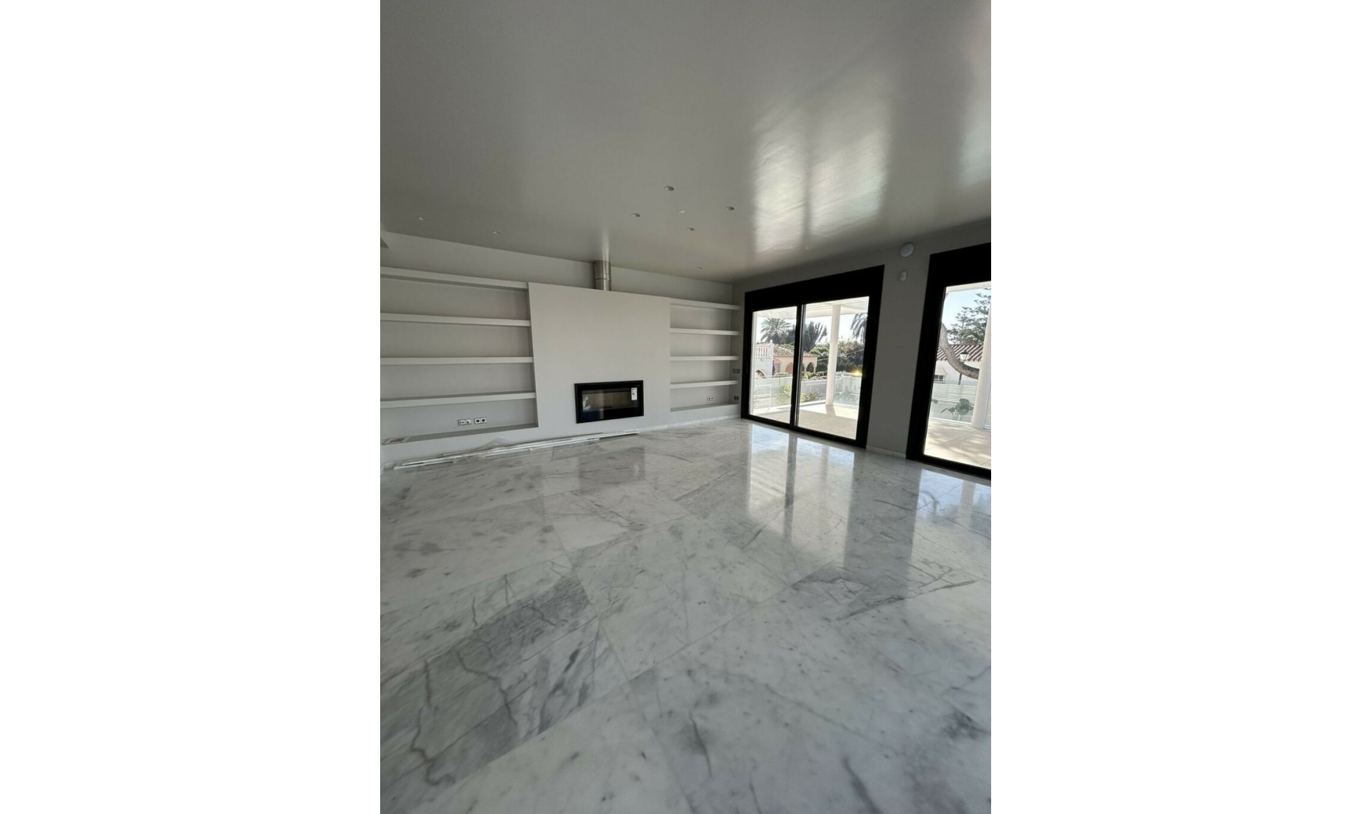 Resale - House -
Marbesa