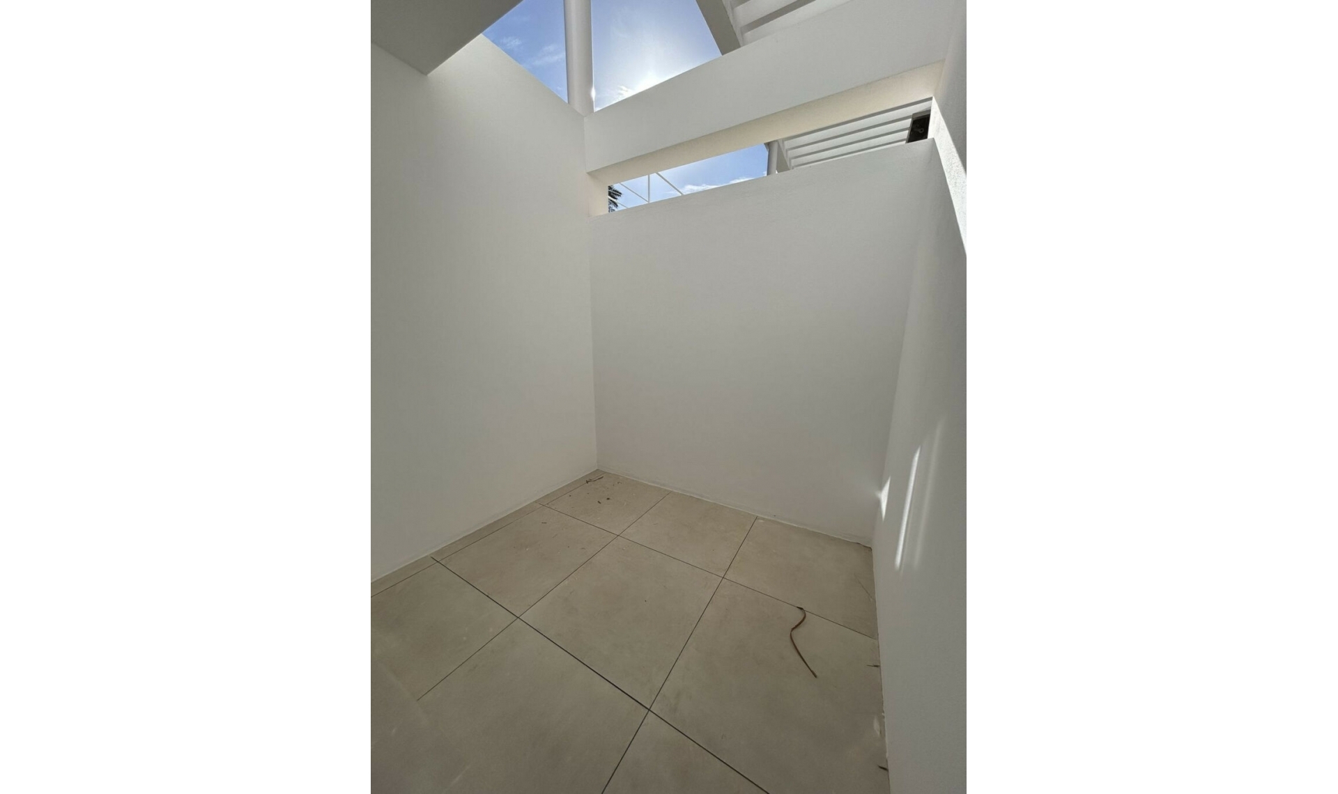 Resale - House -
Marbesa