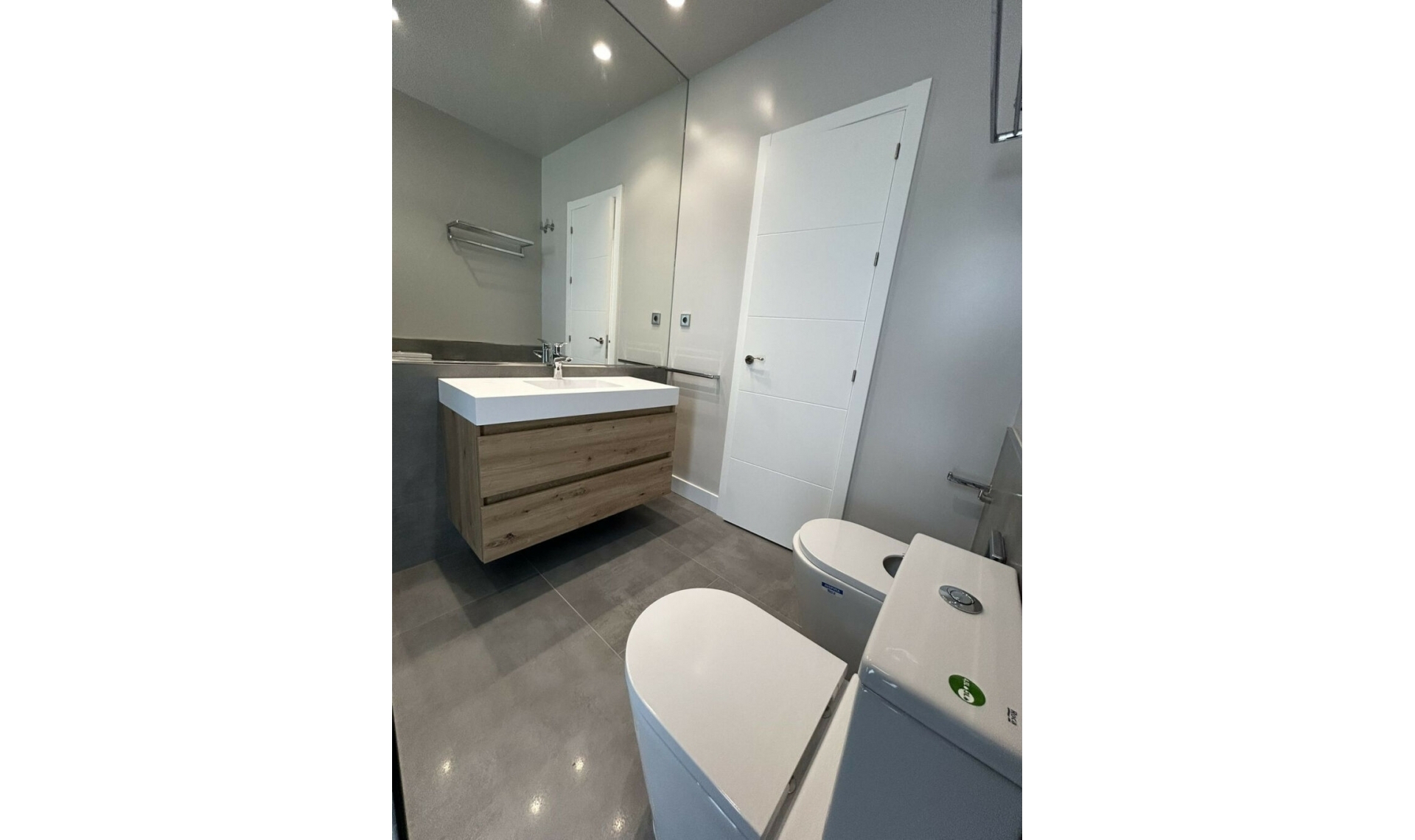 Resale - House -
Marbesa