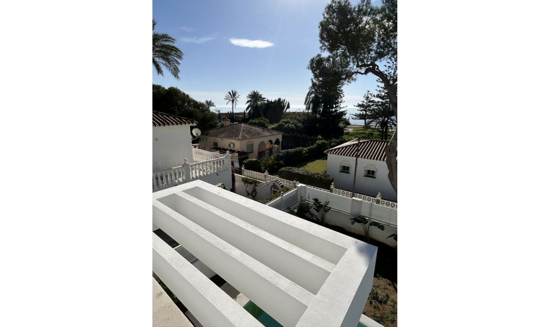 Resale - House -
Marbesa