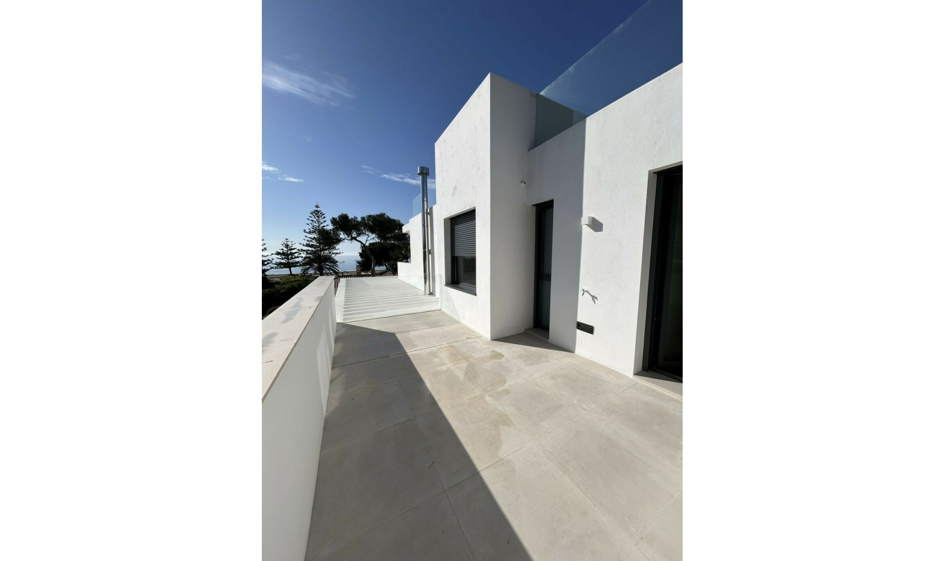 Resale - House -
Marbesa