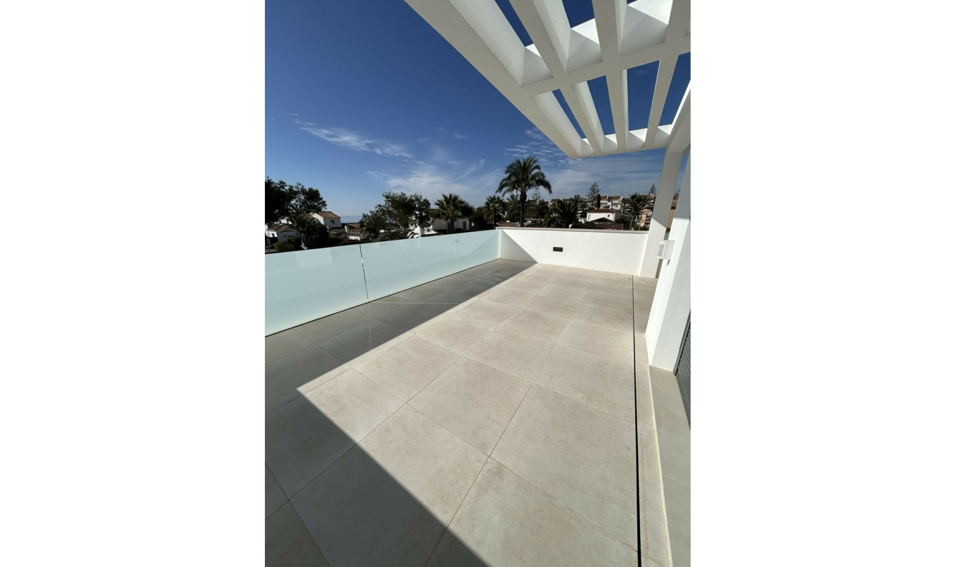Resale - House -
Marbesa