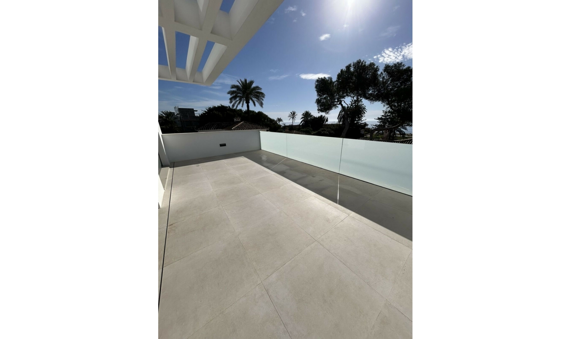 Resale - House -
Marbesa