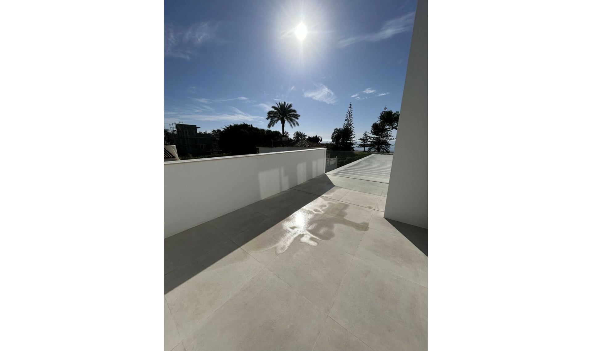 Resale - House -
Marbesa