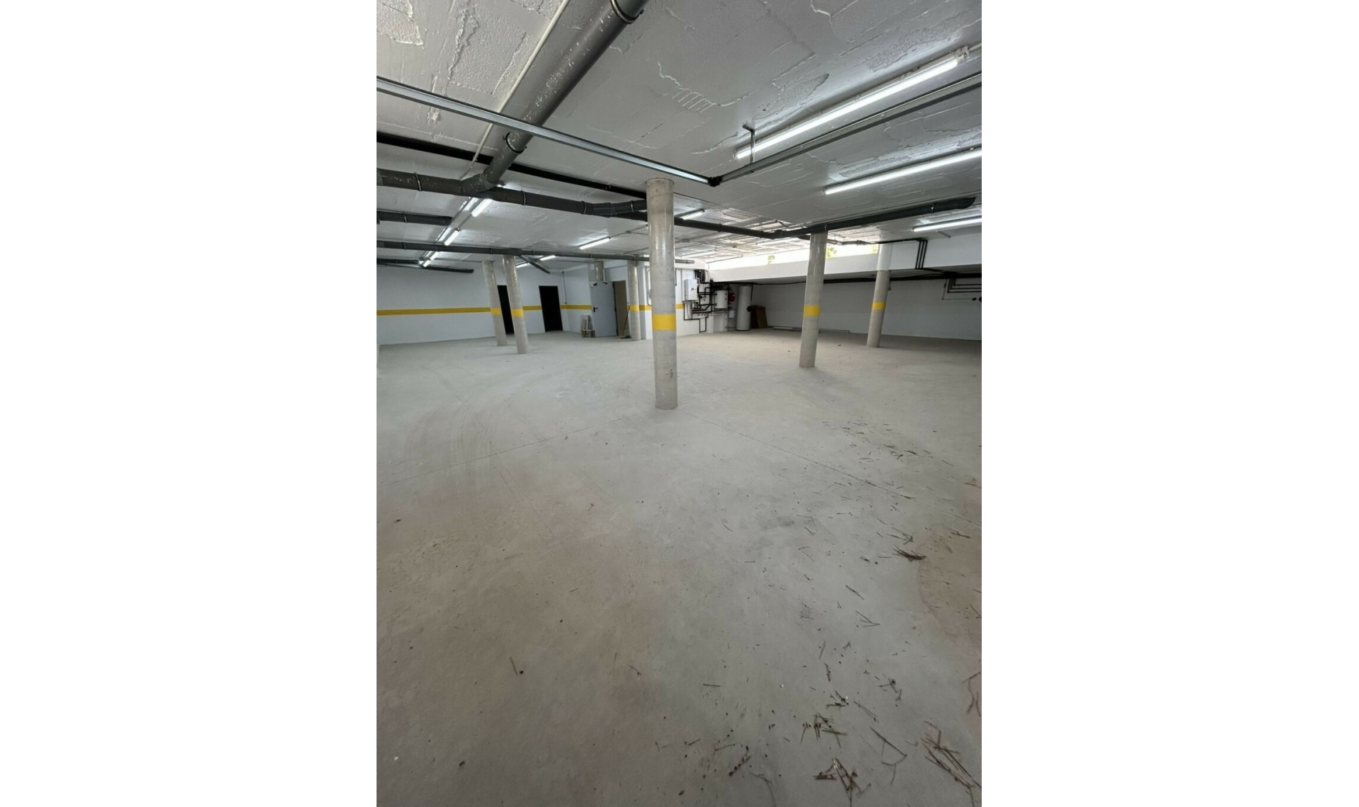 Resale - House -
Marbesa