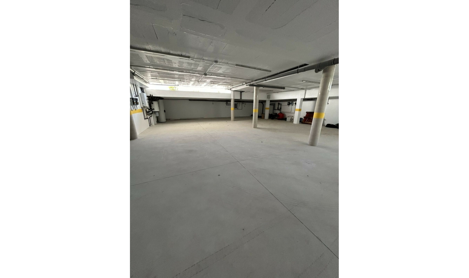 Resale - House -
Marbesa