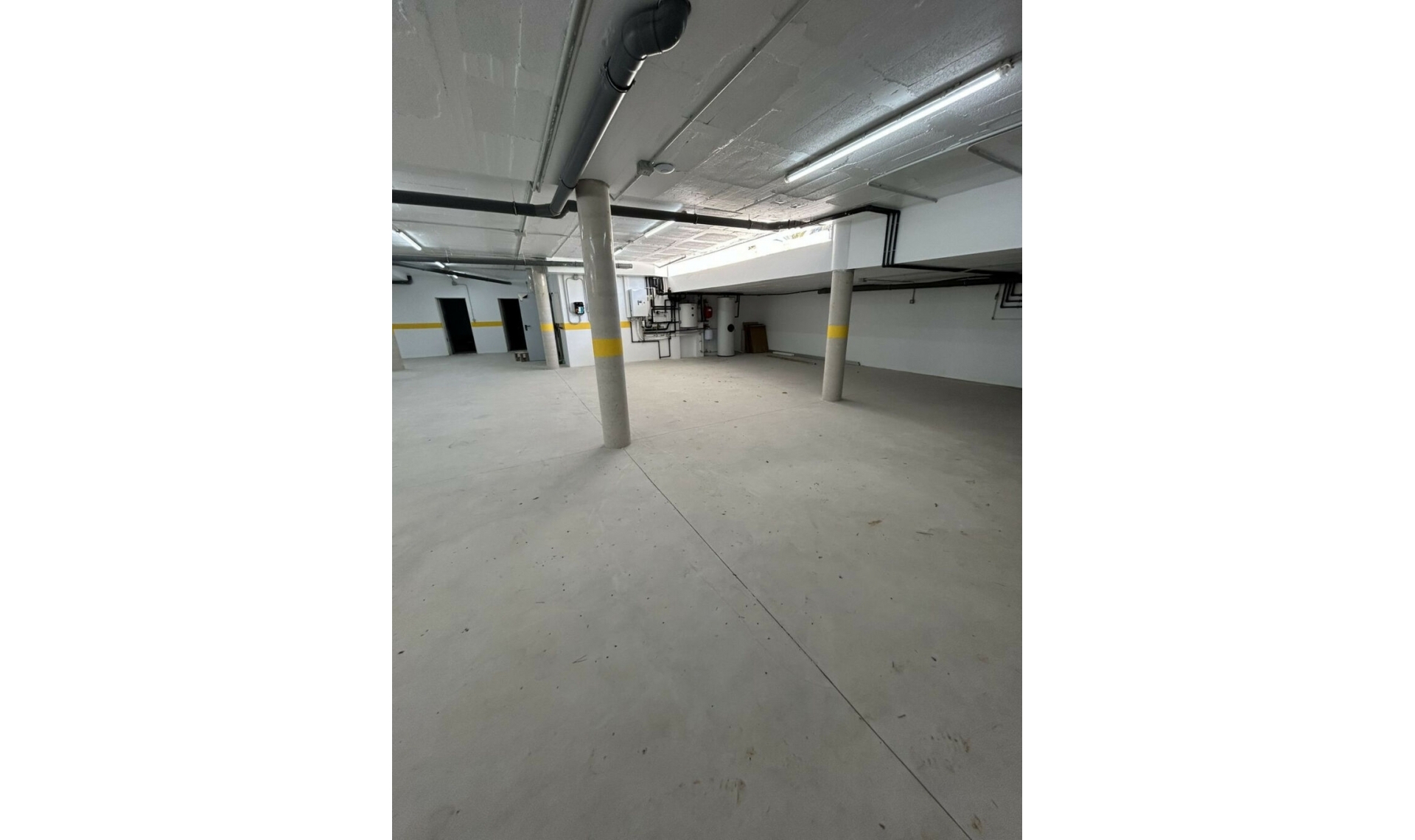 Resale - House -
Marbesa
