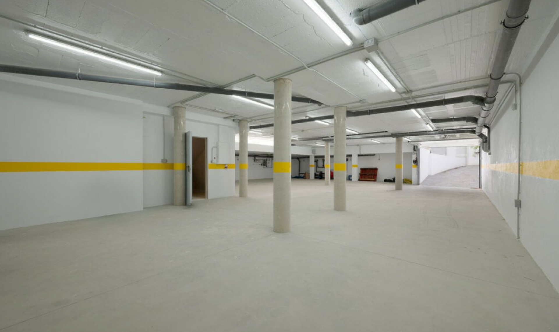 Resale - House -
Marbesa