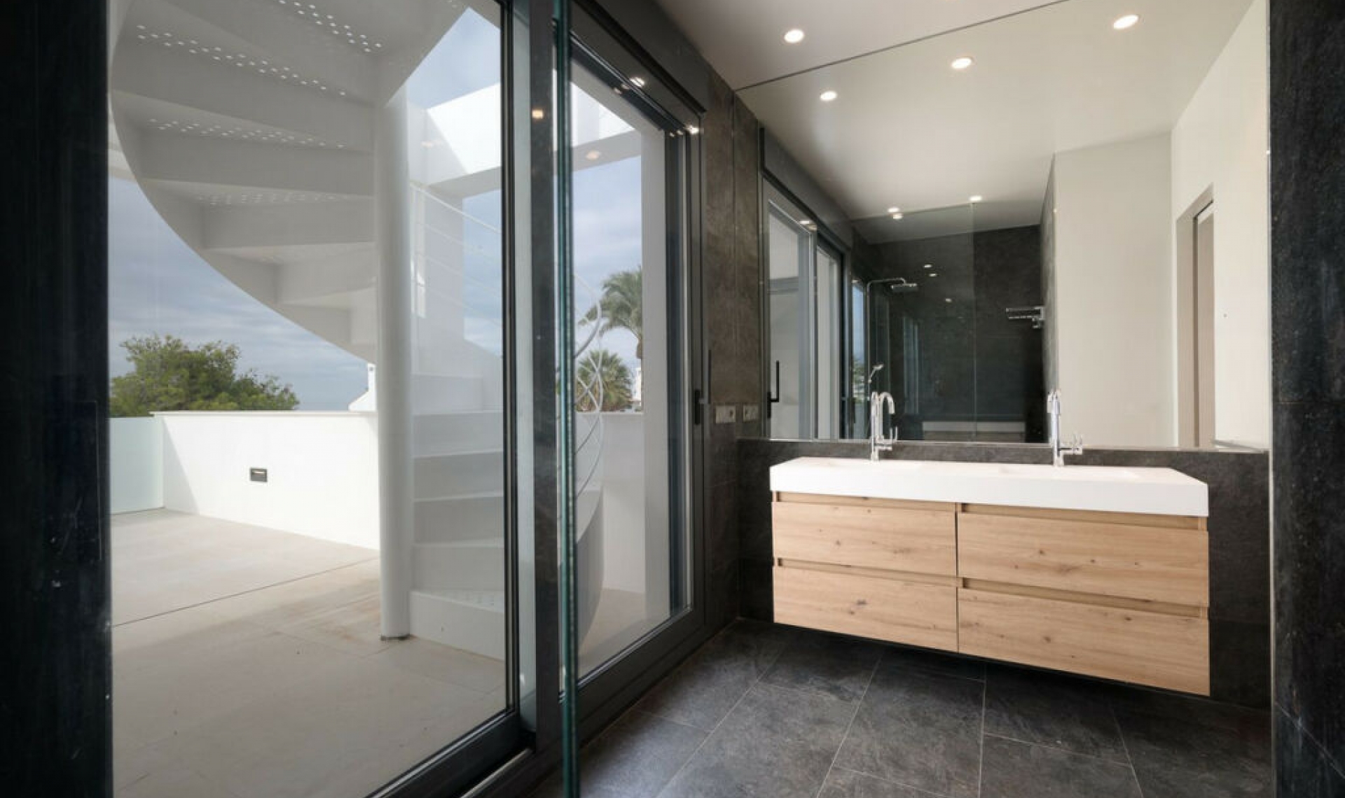 Resale - House -
Marbesa