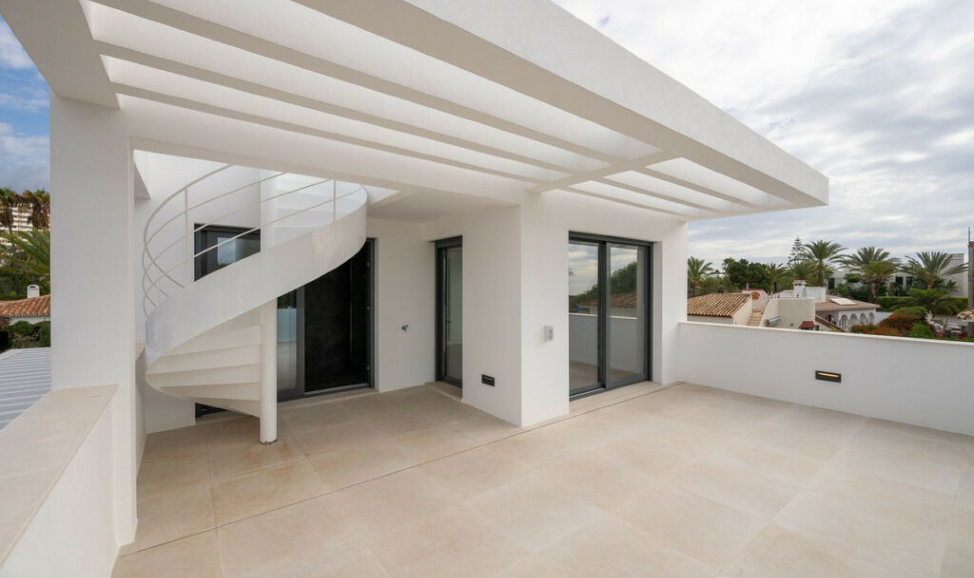 Resale - House -
Marbesa