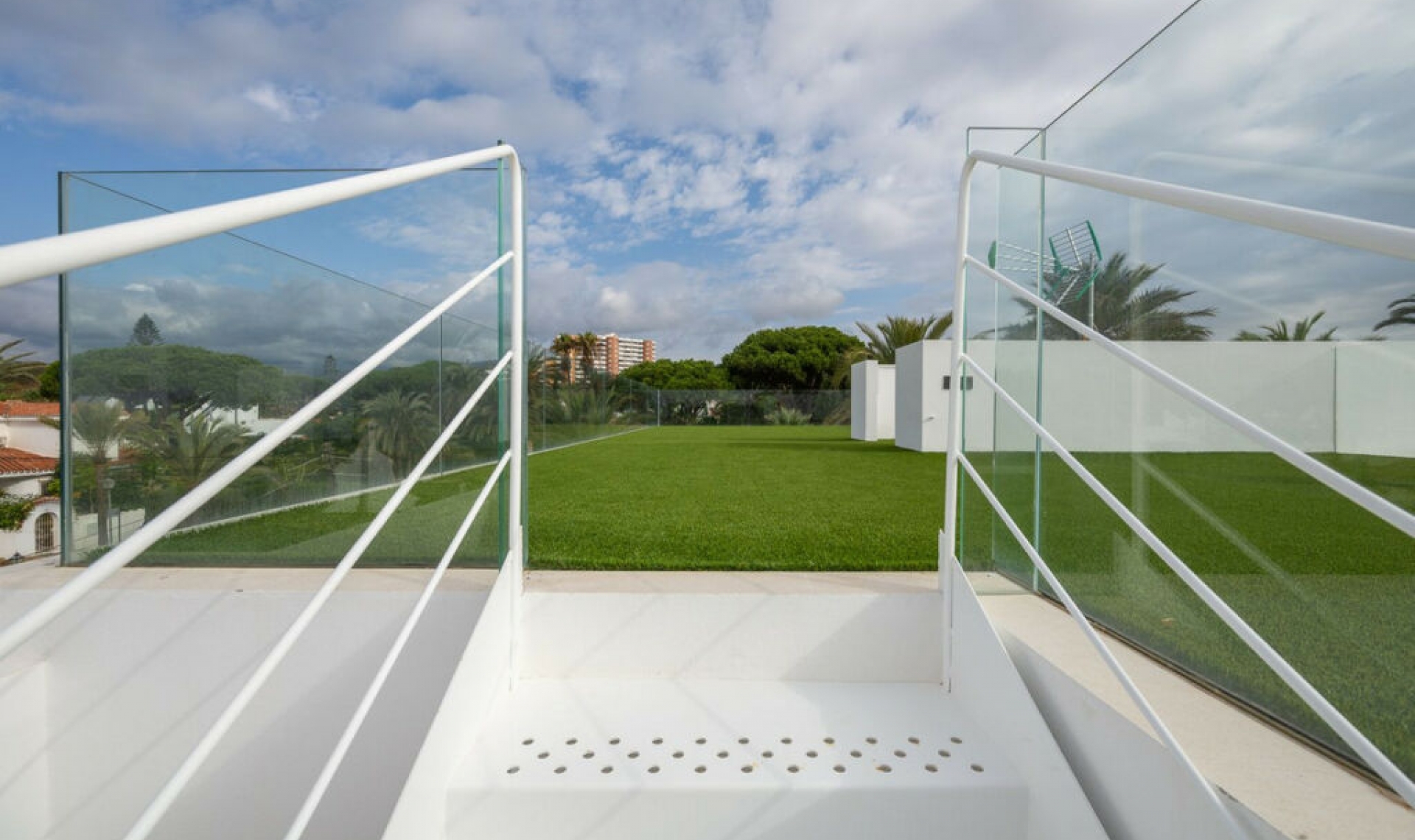 Resale - House -
Marbesa