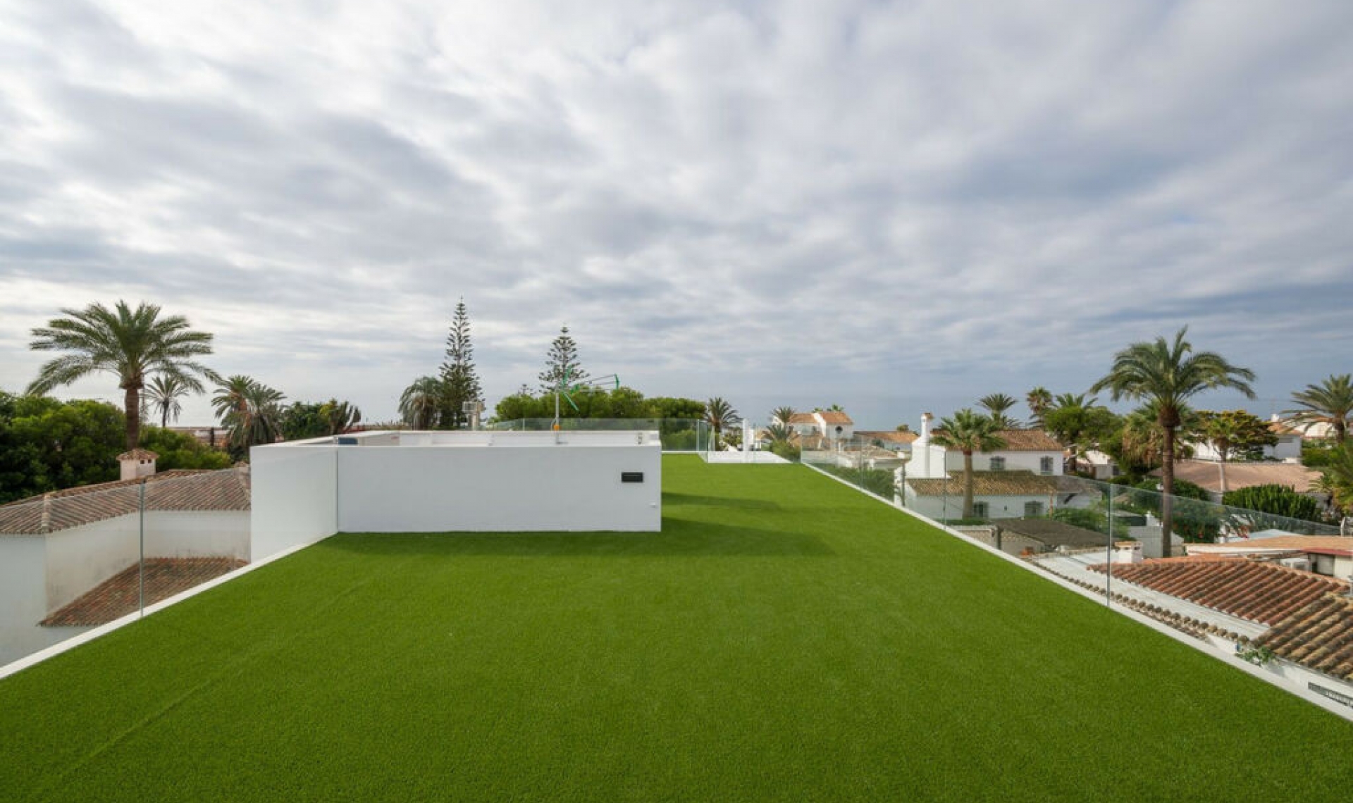 Resale - House -
Marbesa