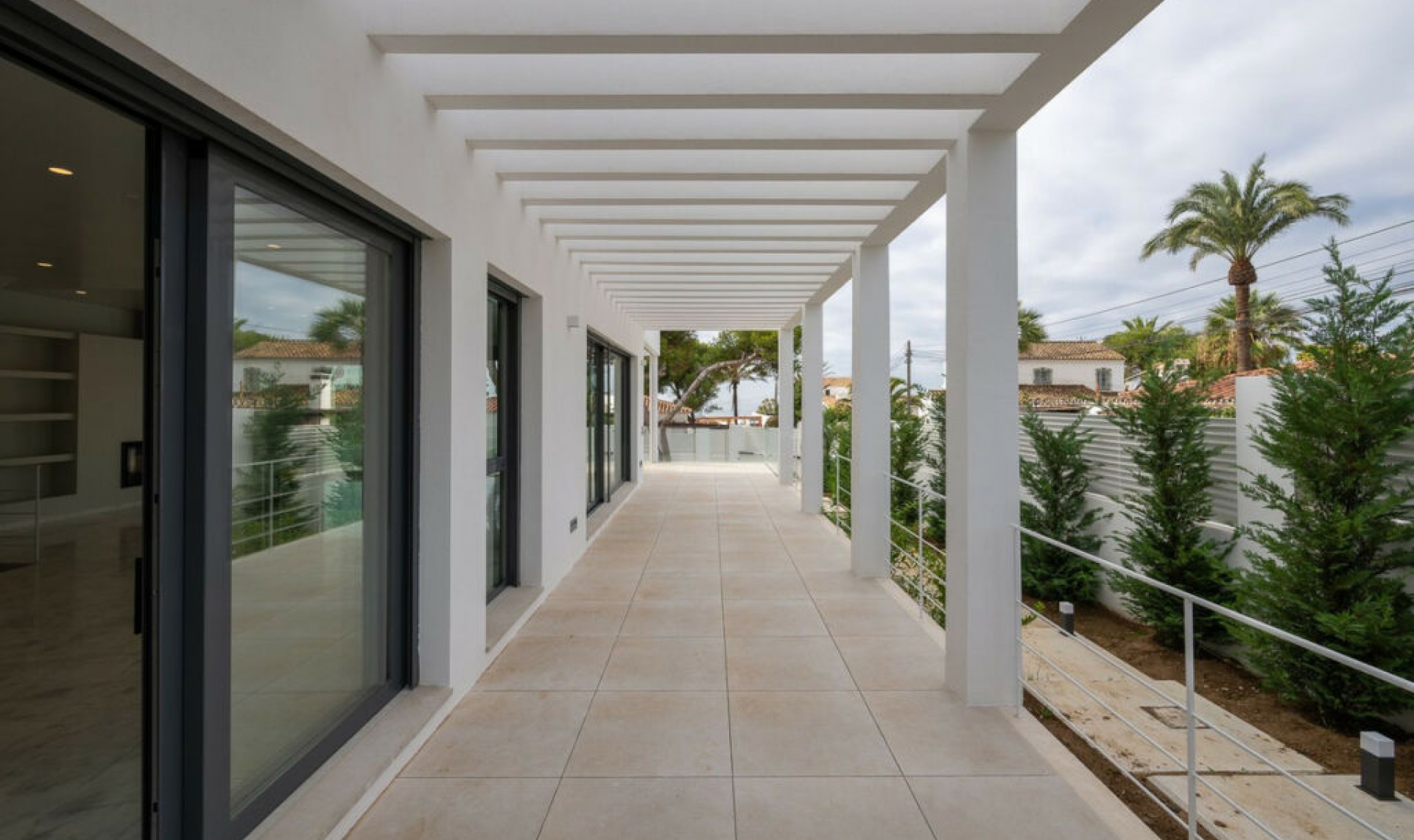 Resale - House -
Marbesa