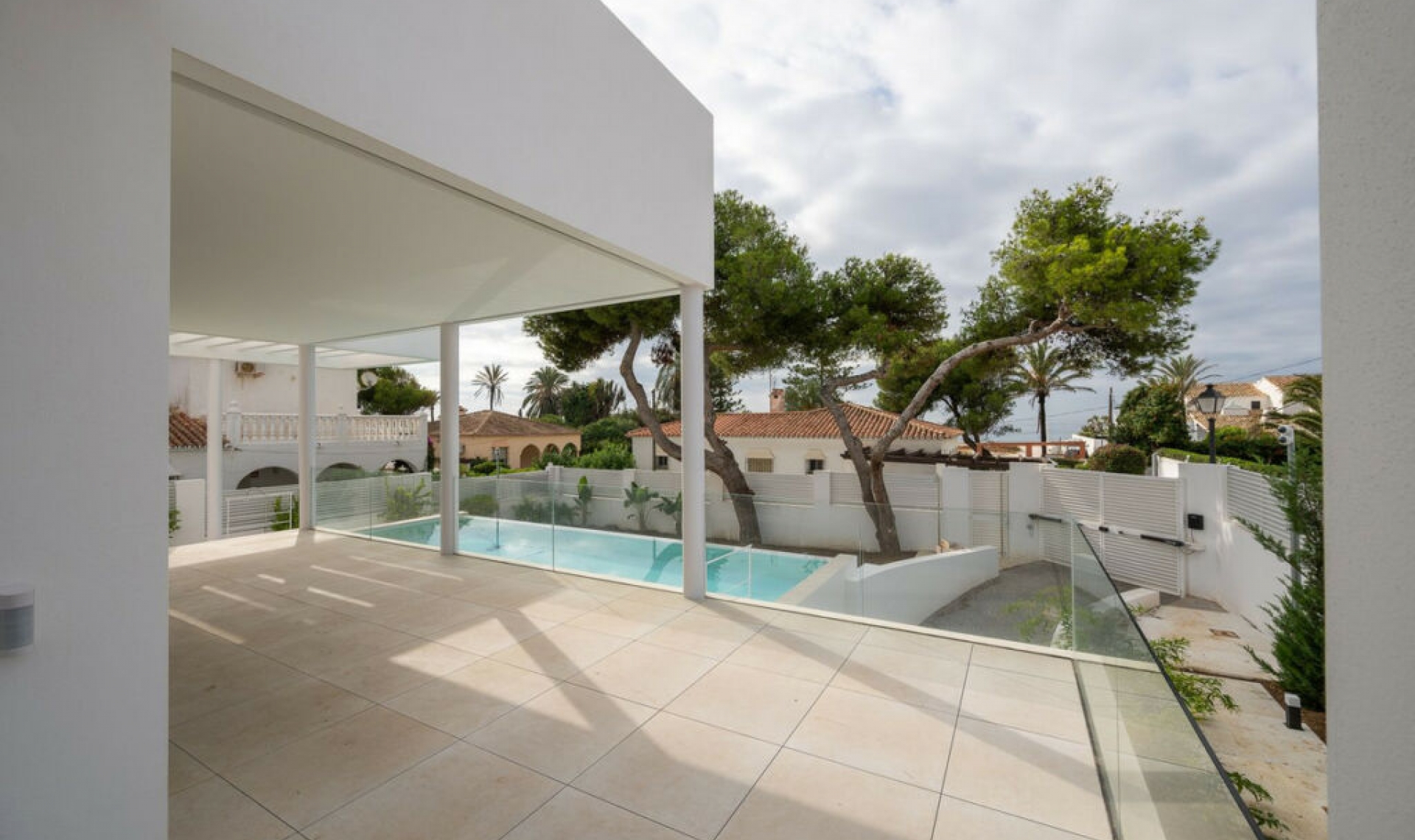 Resale - House -
Marbesa