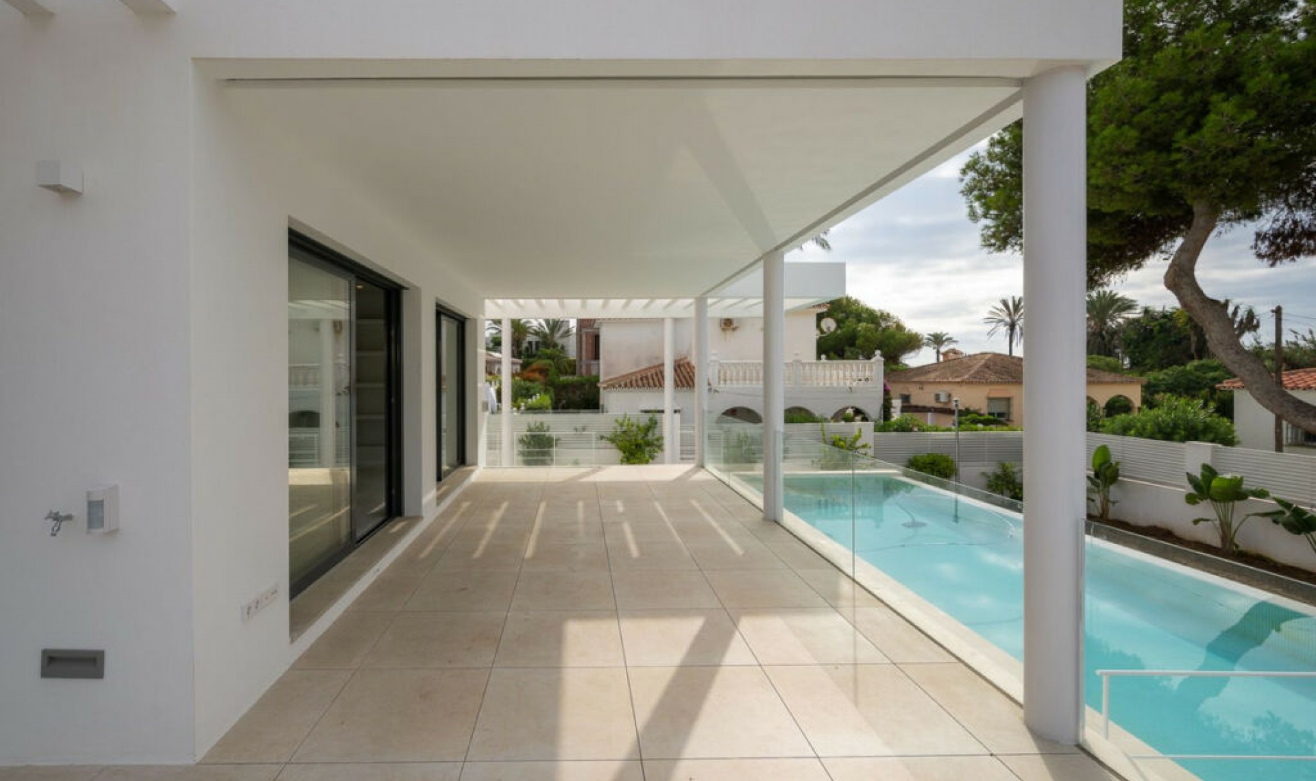 Resale - House -
Marbesa