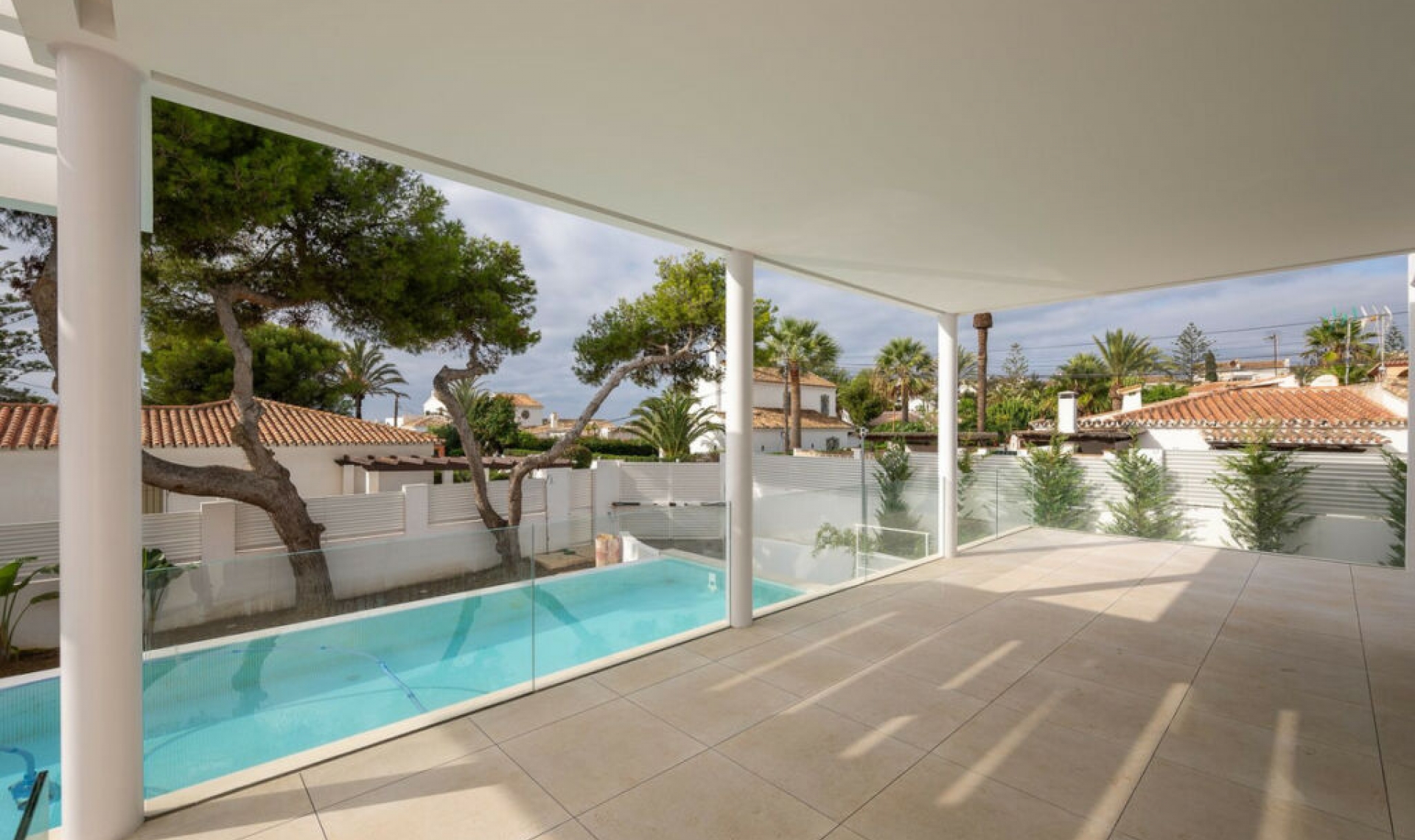 Resale - House -
Marbesa