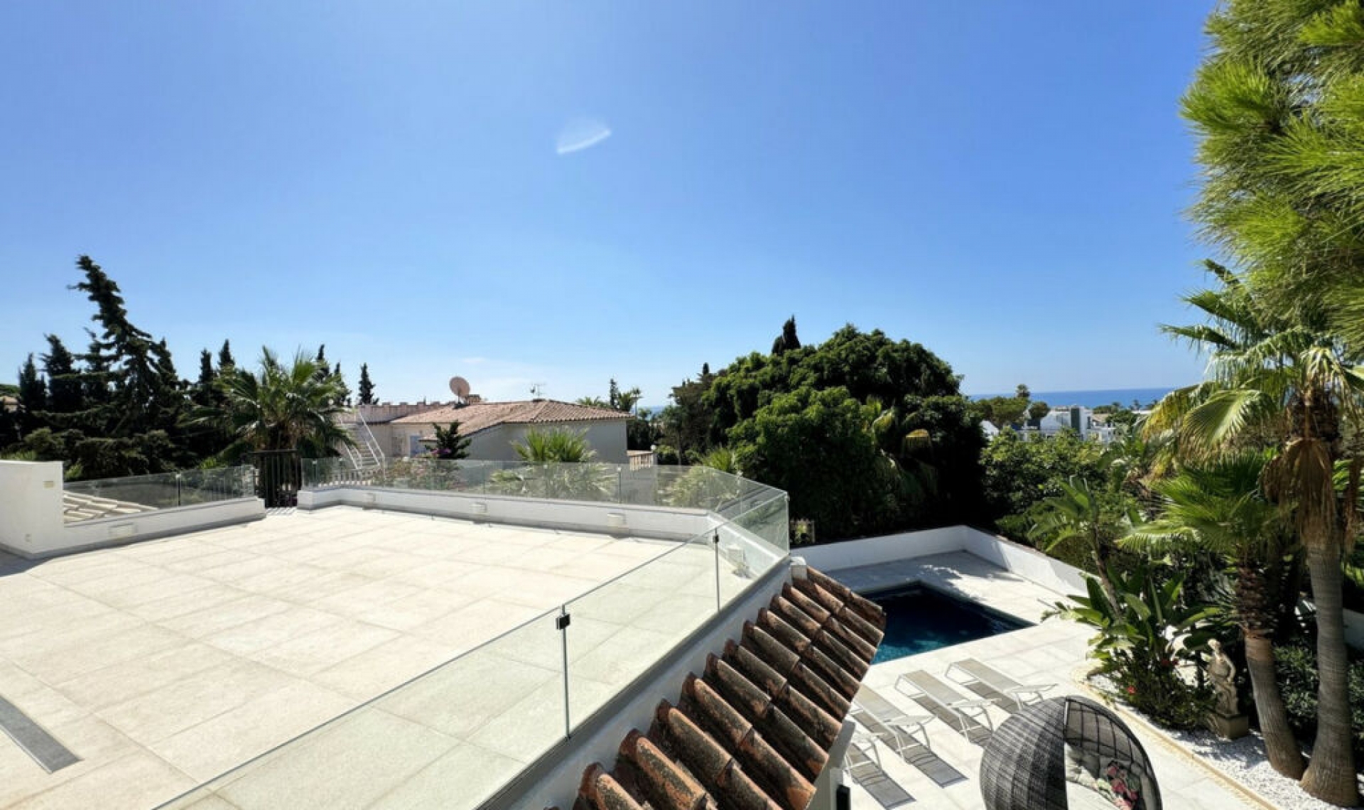 Resale - House -
Marbesa