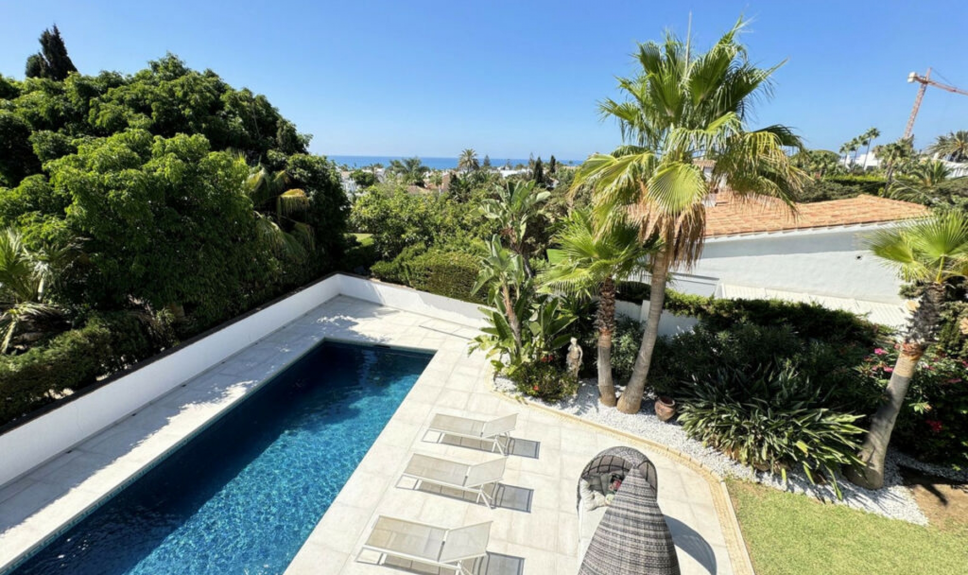 Resale - House -
Marbesa