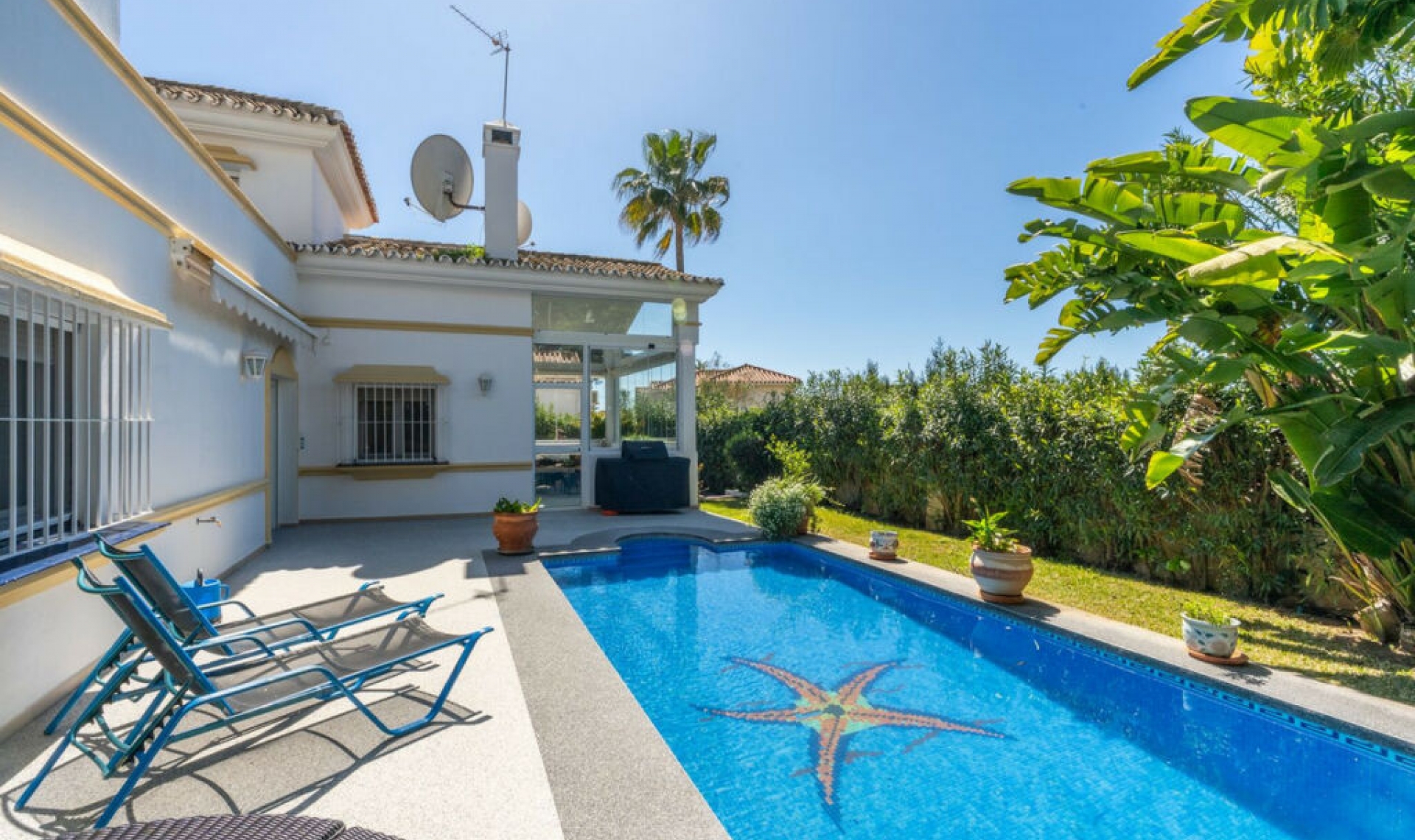 Resale - House -
Marbesa