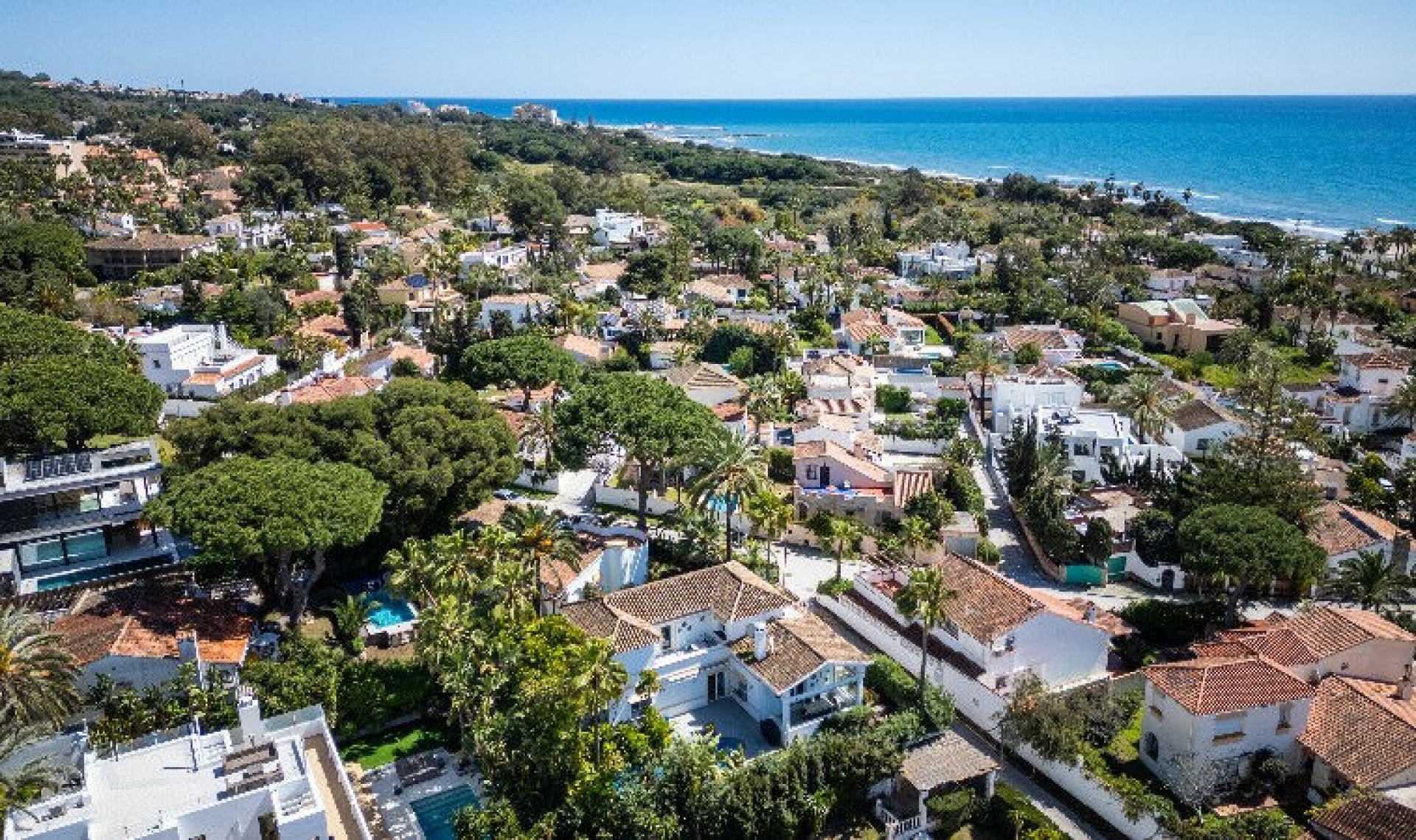 Resale - House -
Marbesa