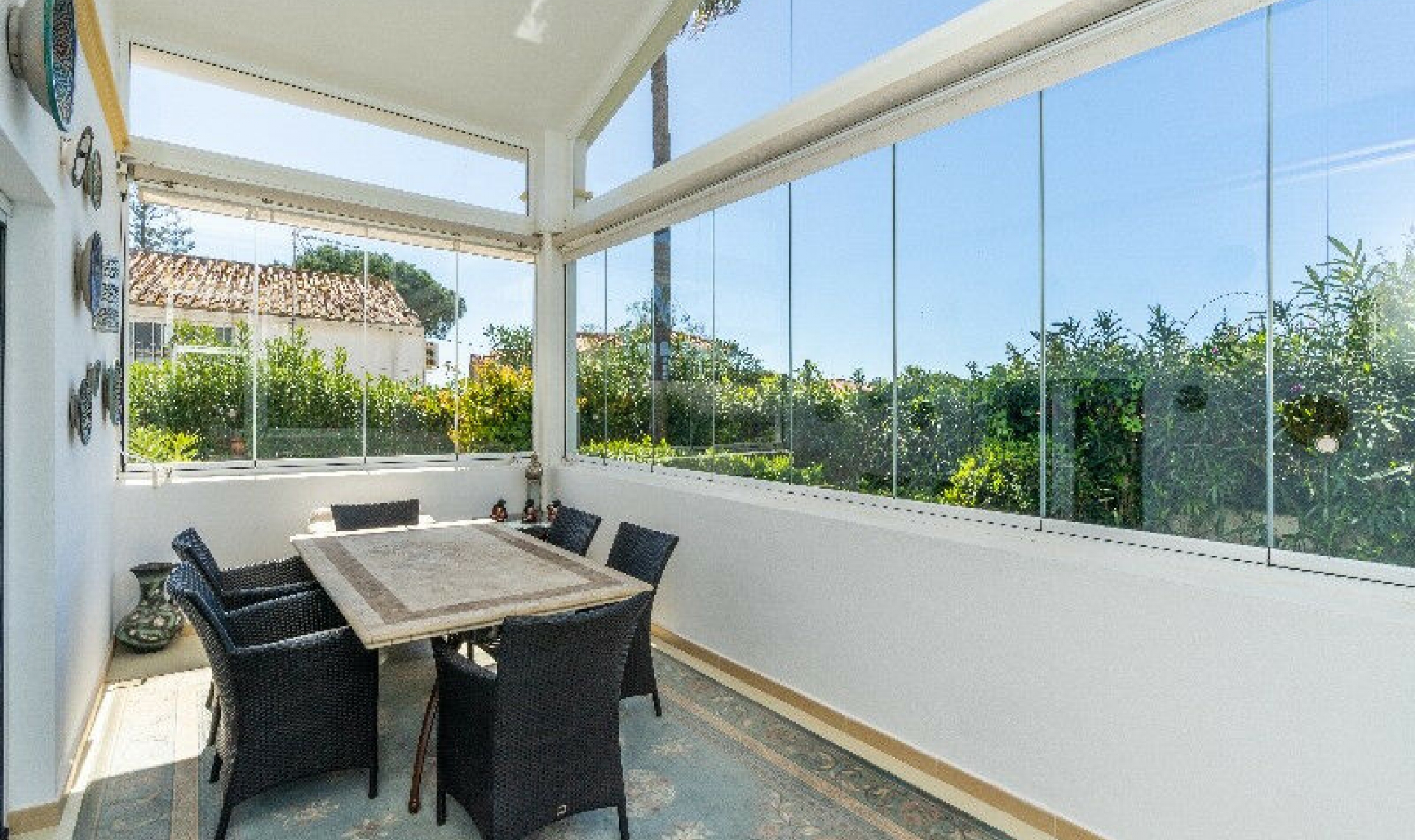 Resale - House -
Marbesa