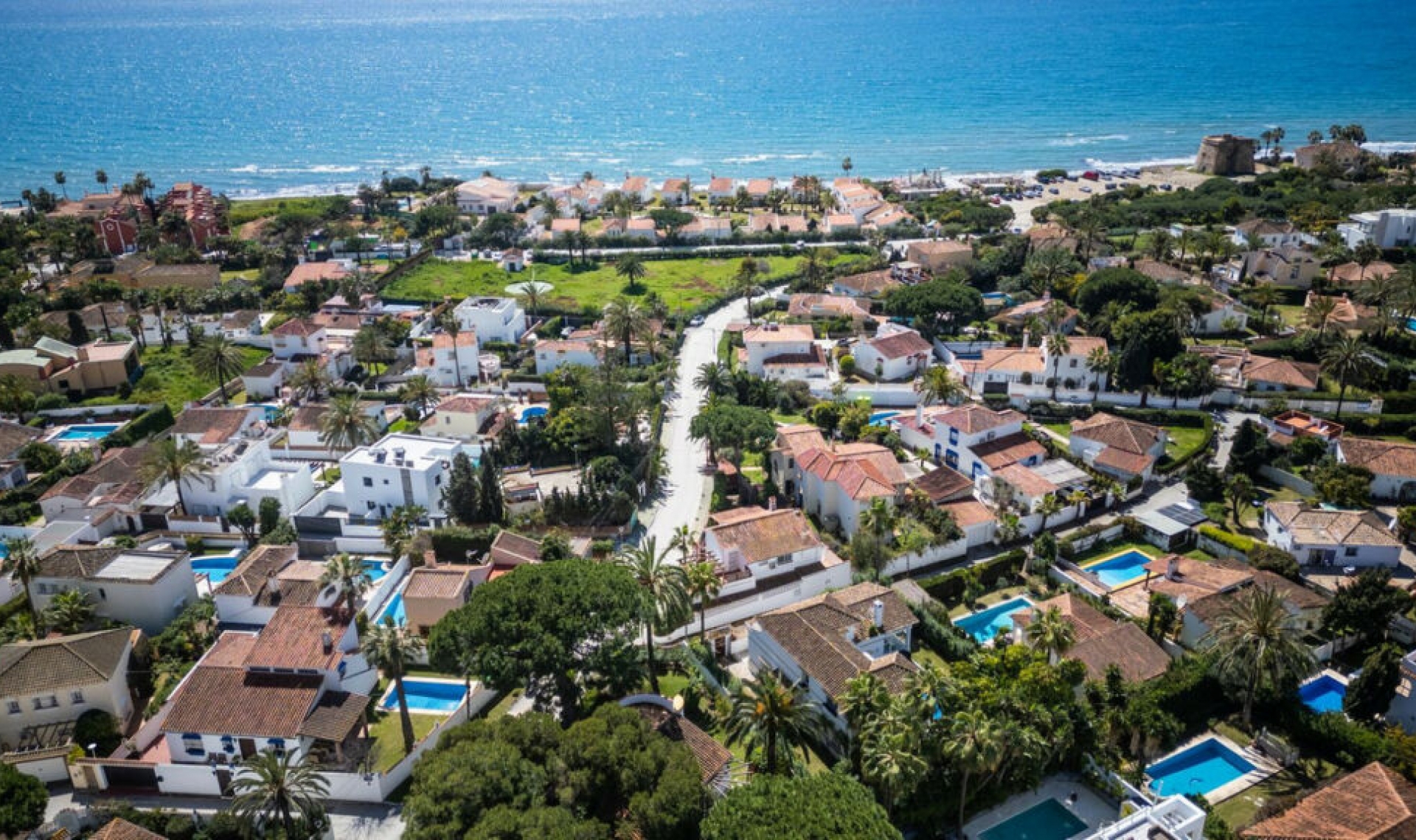Resale - House -
Marbesa