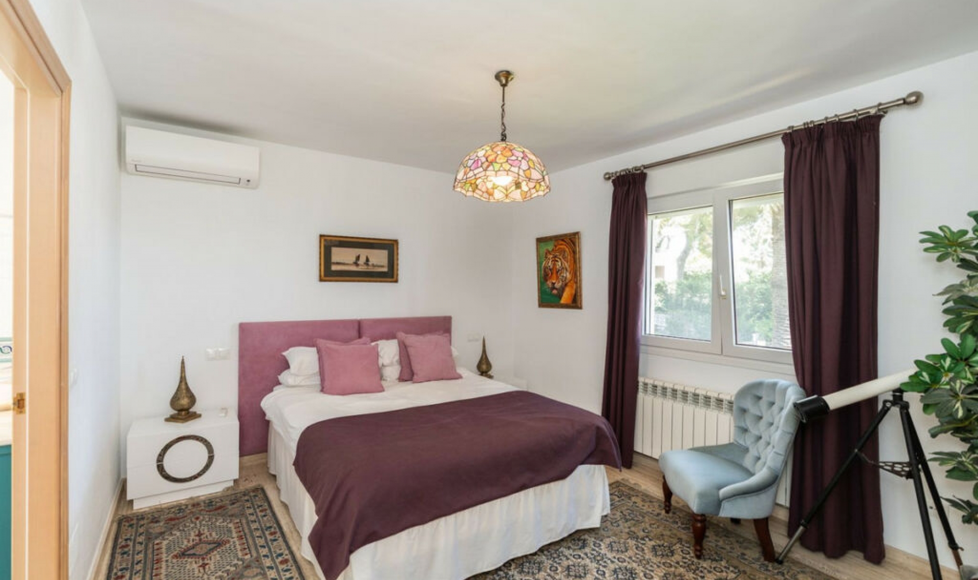 Resale - House -
Marbesa