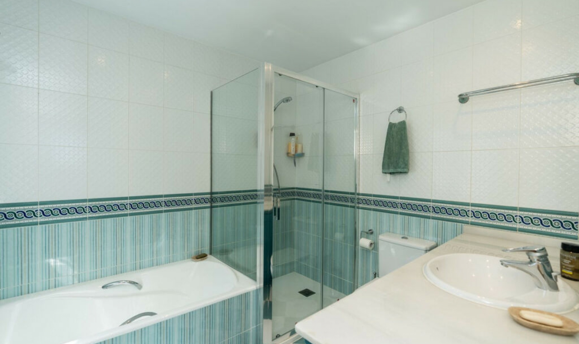 Resale - House -
Marbesa