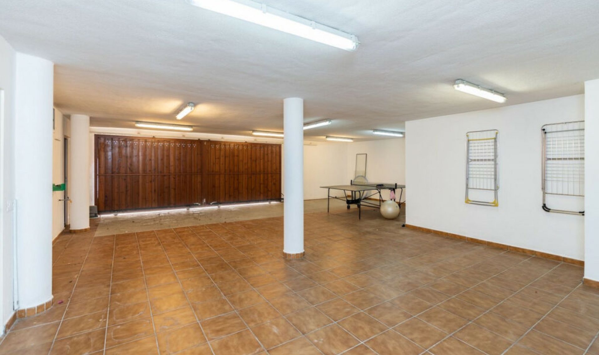 Resale - House -
Marbesa