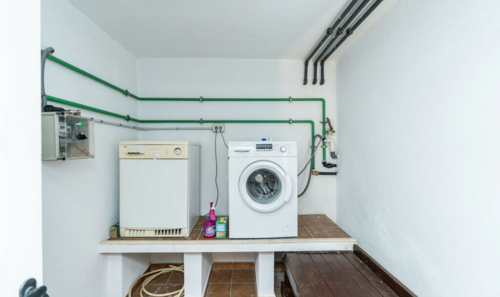 Resale - House -
Marbesa
