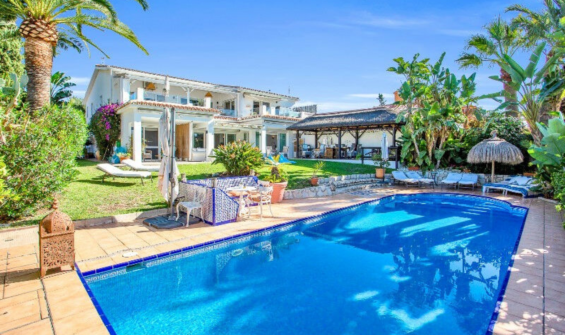 Resale - House -
Marbesa