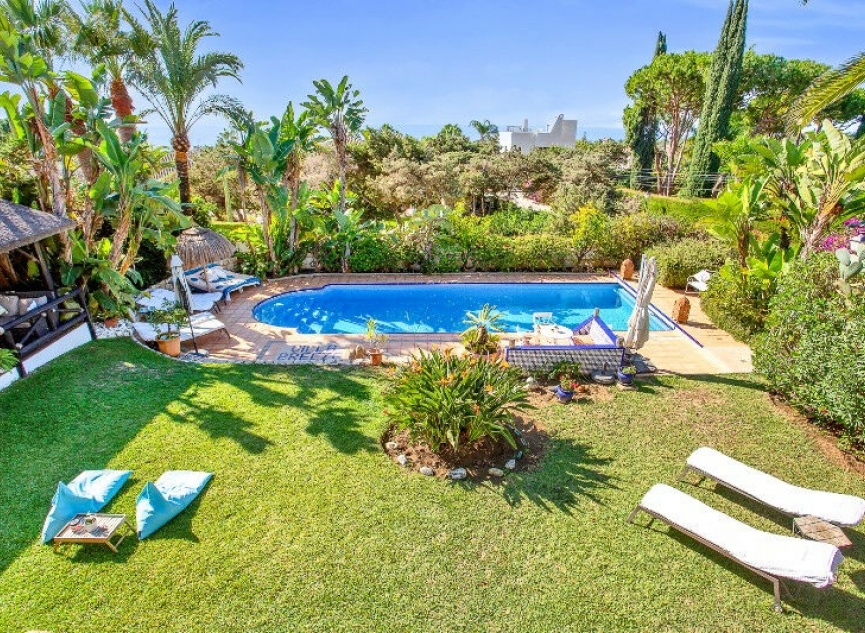 Resale - House -
Marbesa