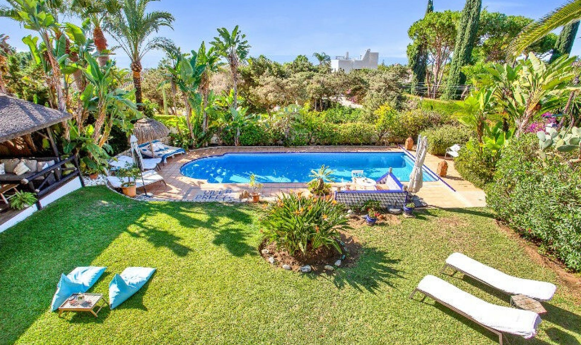 Resale - House -
Marbesa