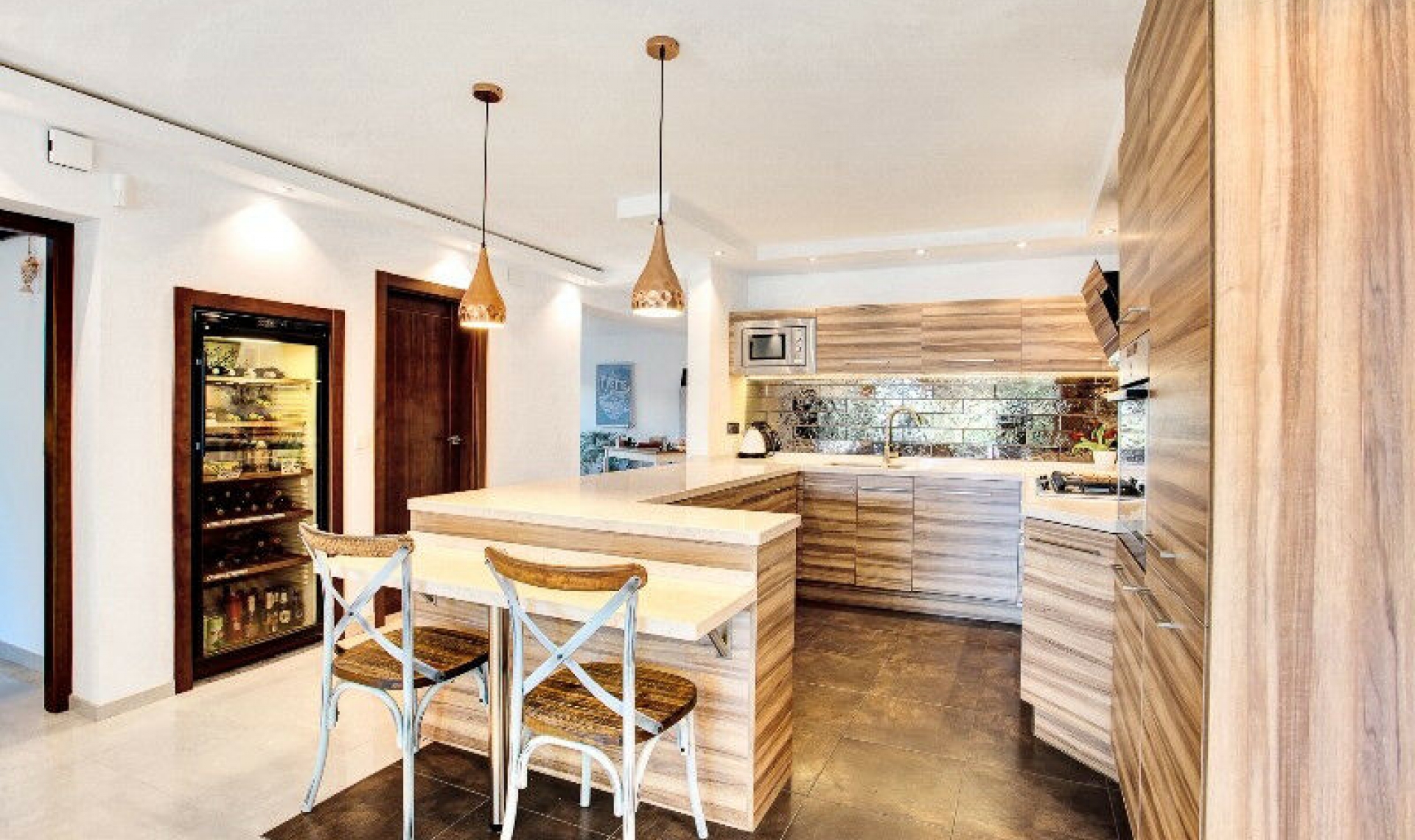 Resale - House -
Marbesa